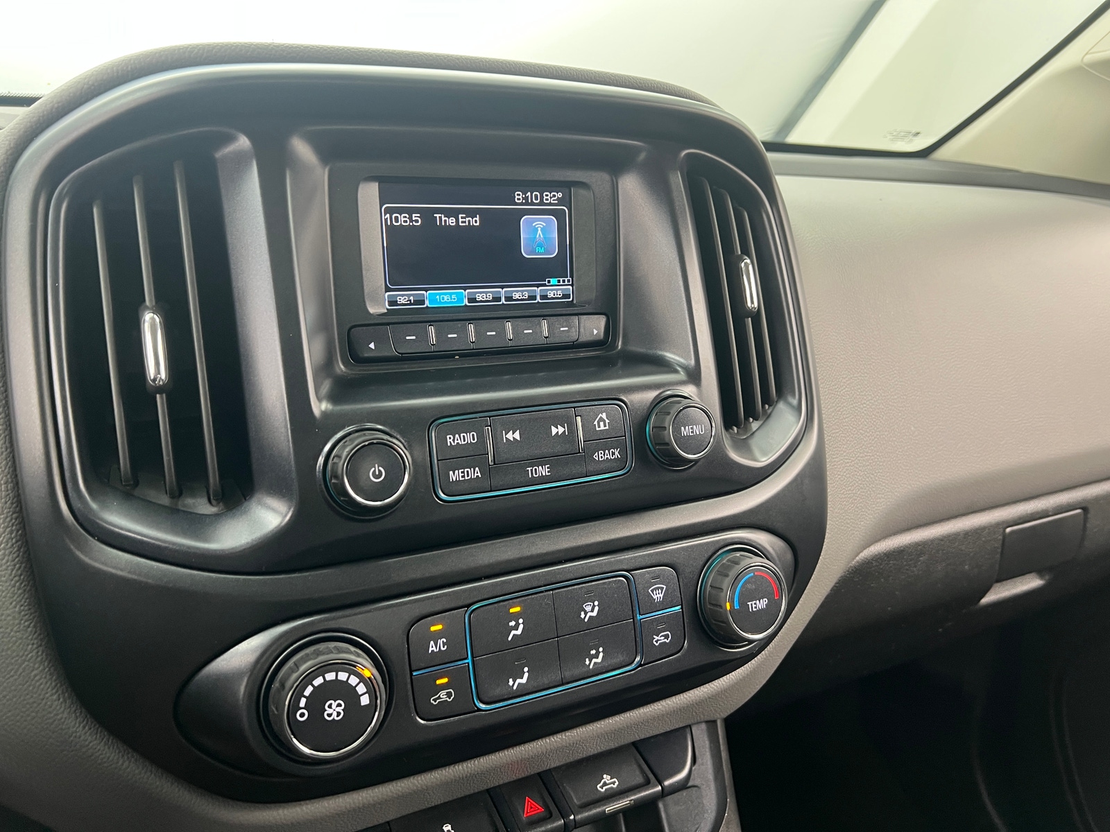 Thumbnail: 2017 Chevrolet Colorado - 3