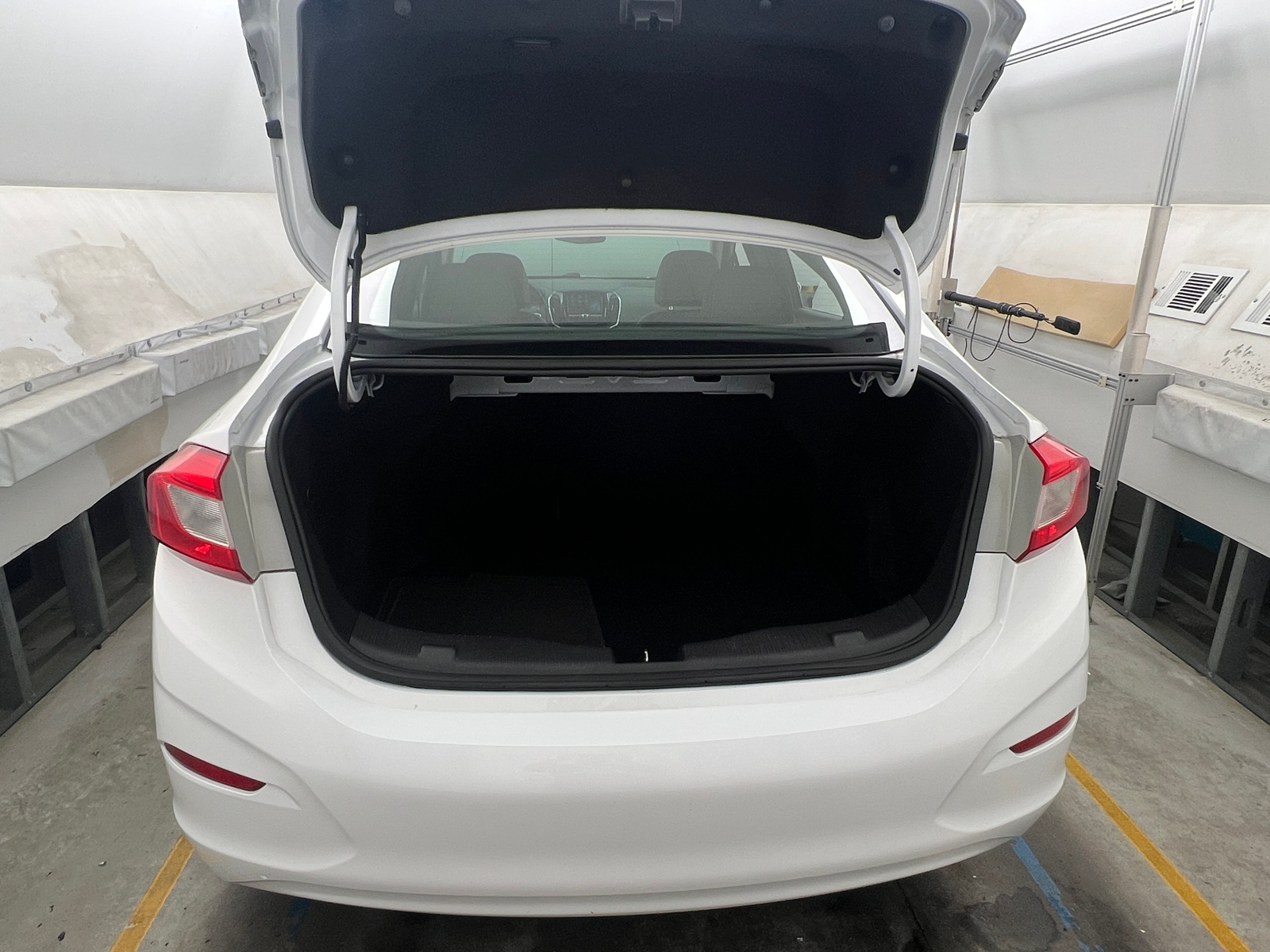 Thumbnail: 2017 Chevrolet Cruze - 6