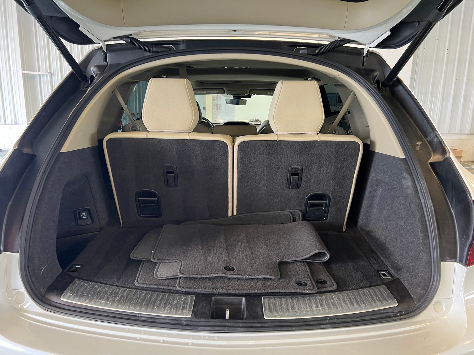Thumbnail: 2018 Acura MDX - 7