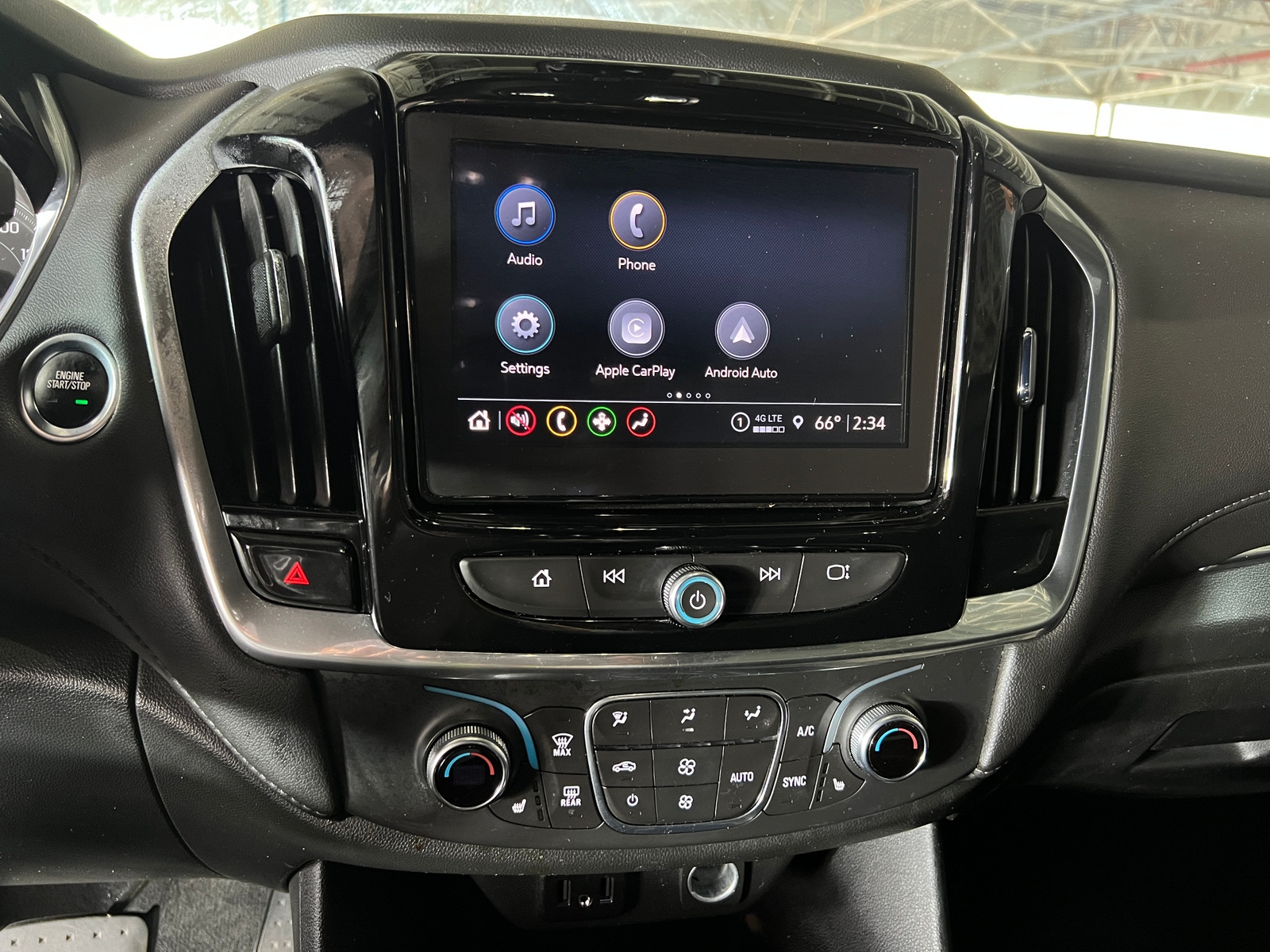 Thumbnail: 2022 Chevrolet Traverse - 4