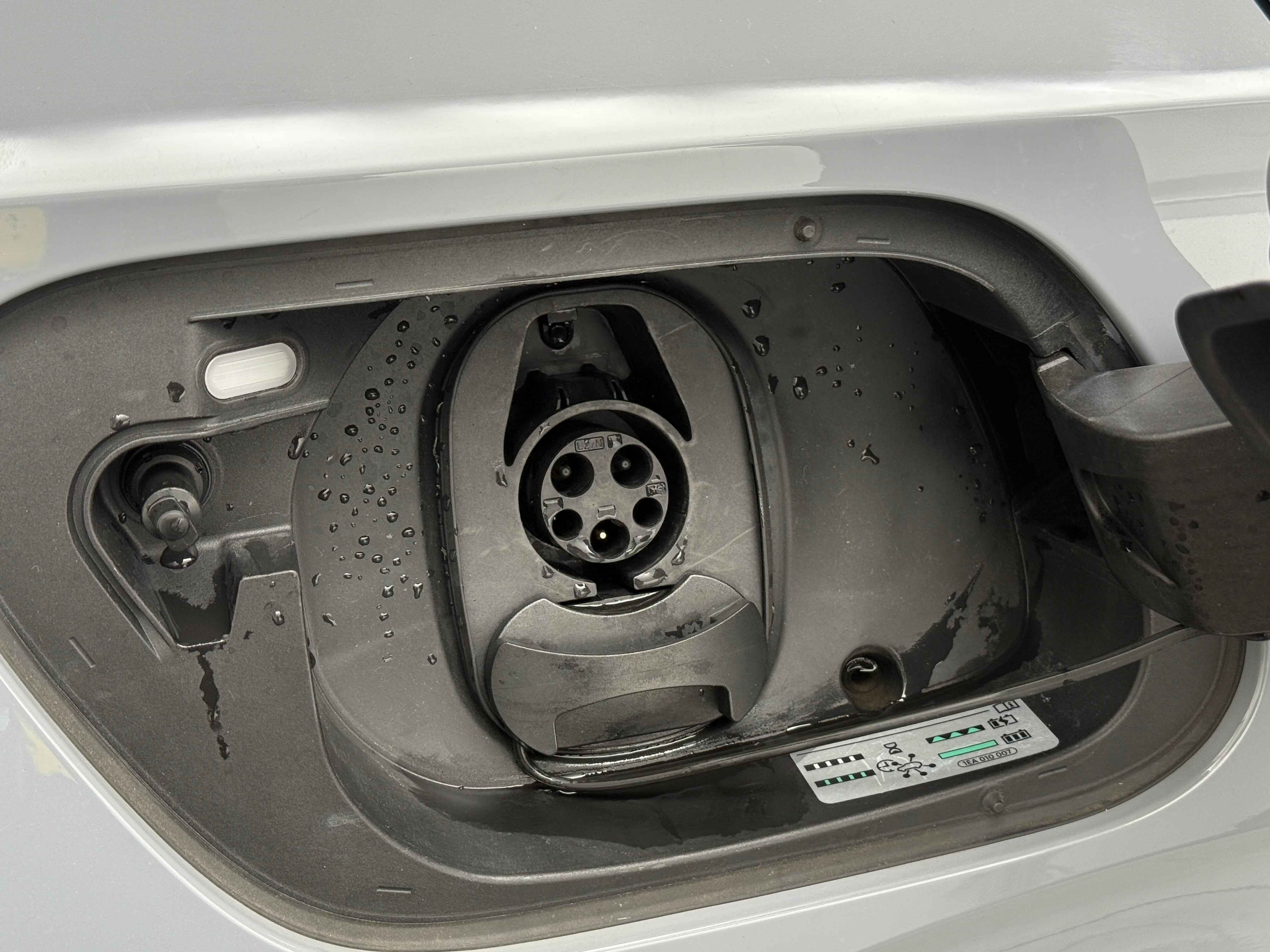 Used 2021 Volkswagen ID.4 PRO with VIN WVGRMPE28MP034436 for sale in Oak Creek, WI