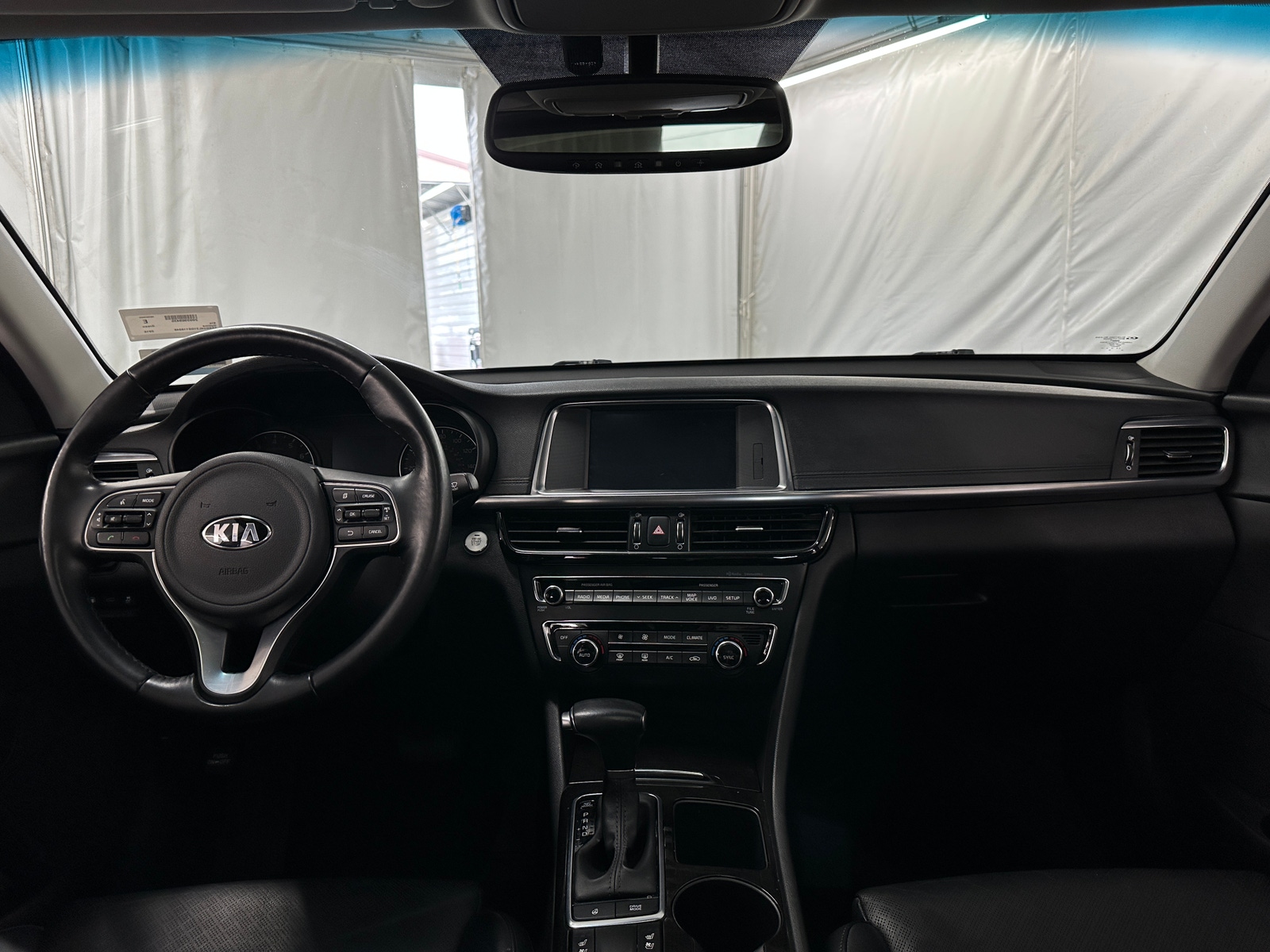 Thumbnail: 2016 Kia Optima - 2