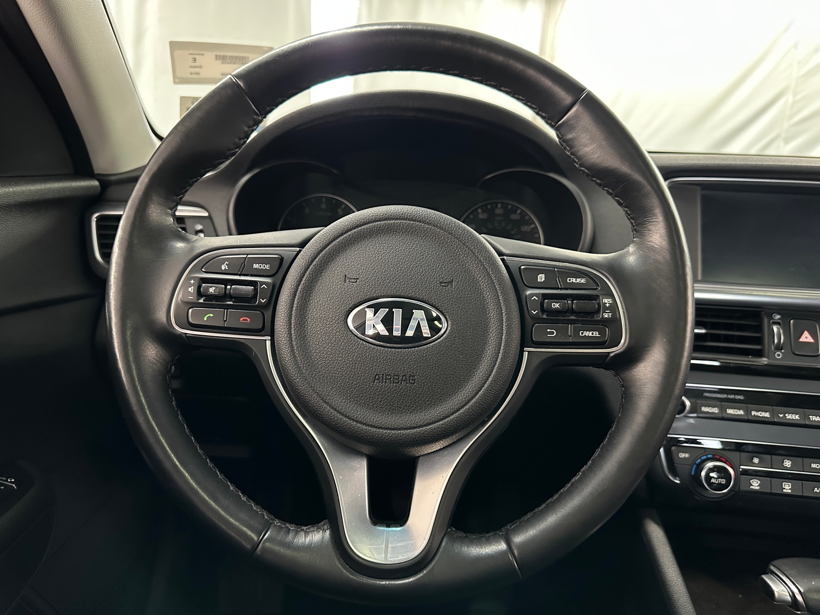 Thumbnail: 2016 Kia Optima - 4
