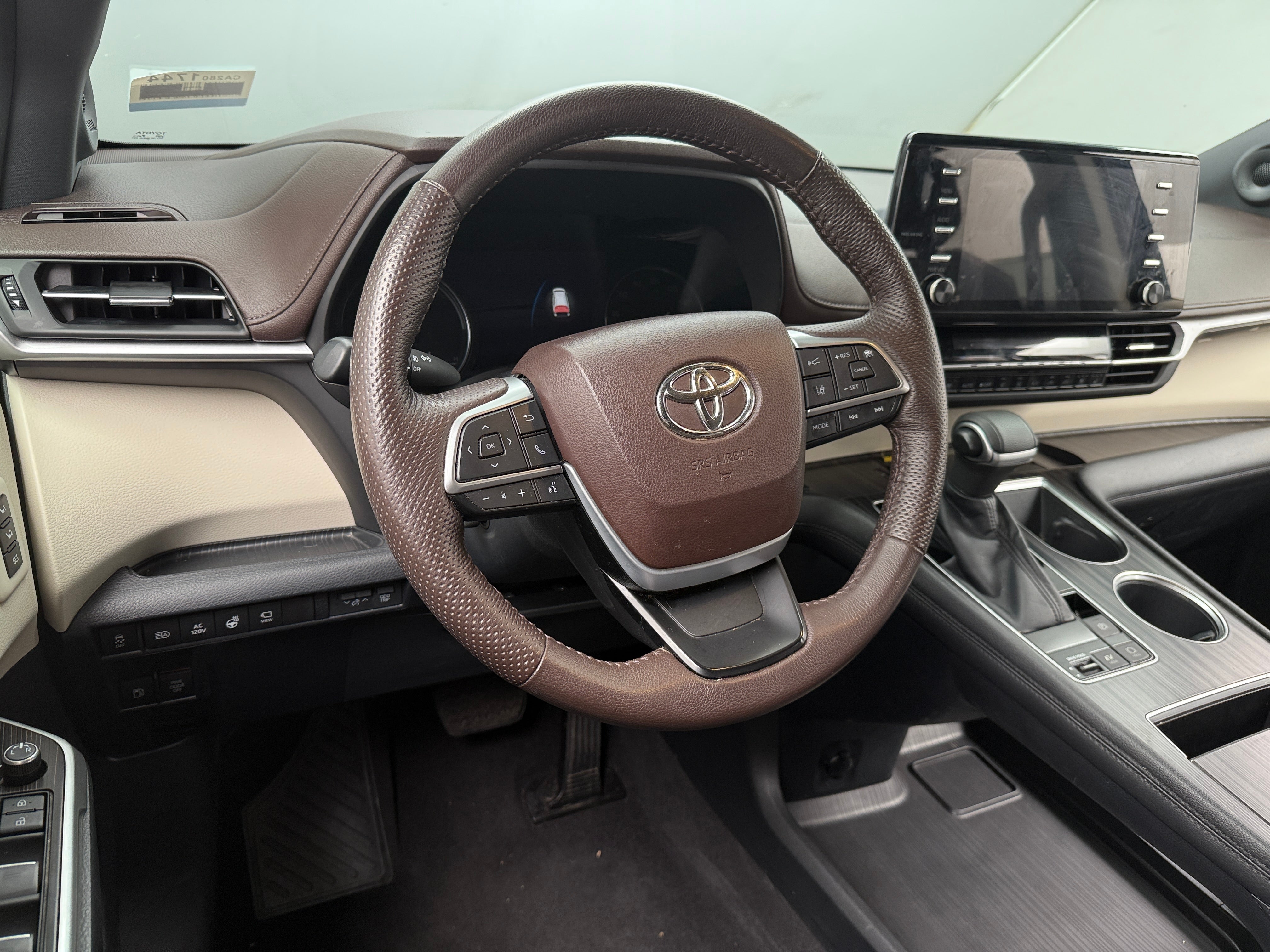 Thumbnail: 2022 Toyota Sienna - 4