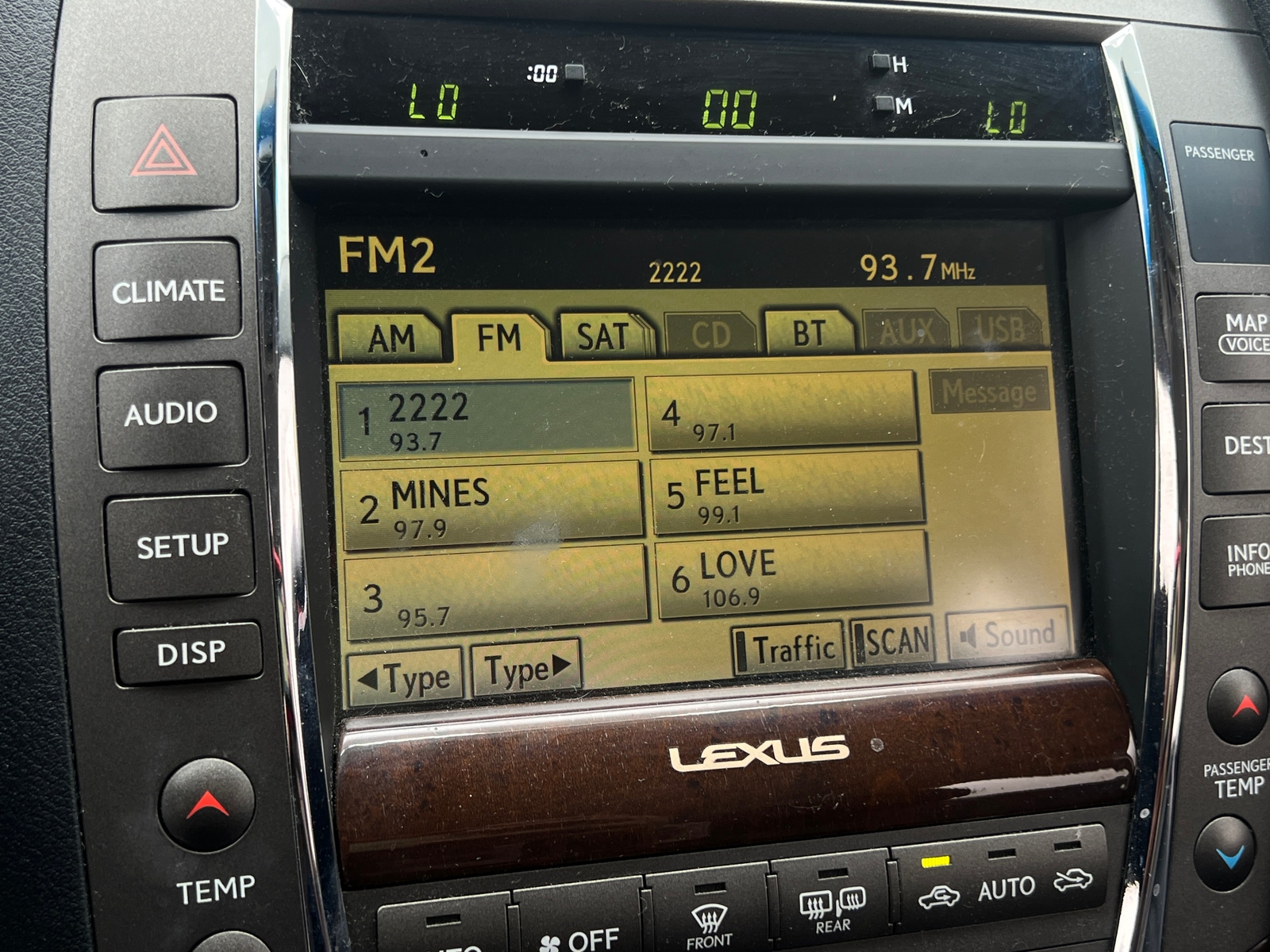 Thumbnail: 2012 Lexus ES - 3
