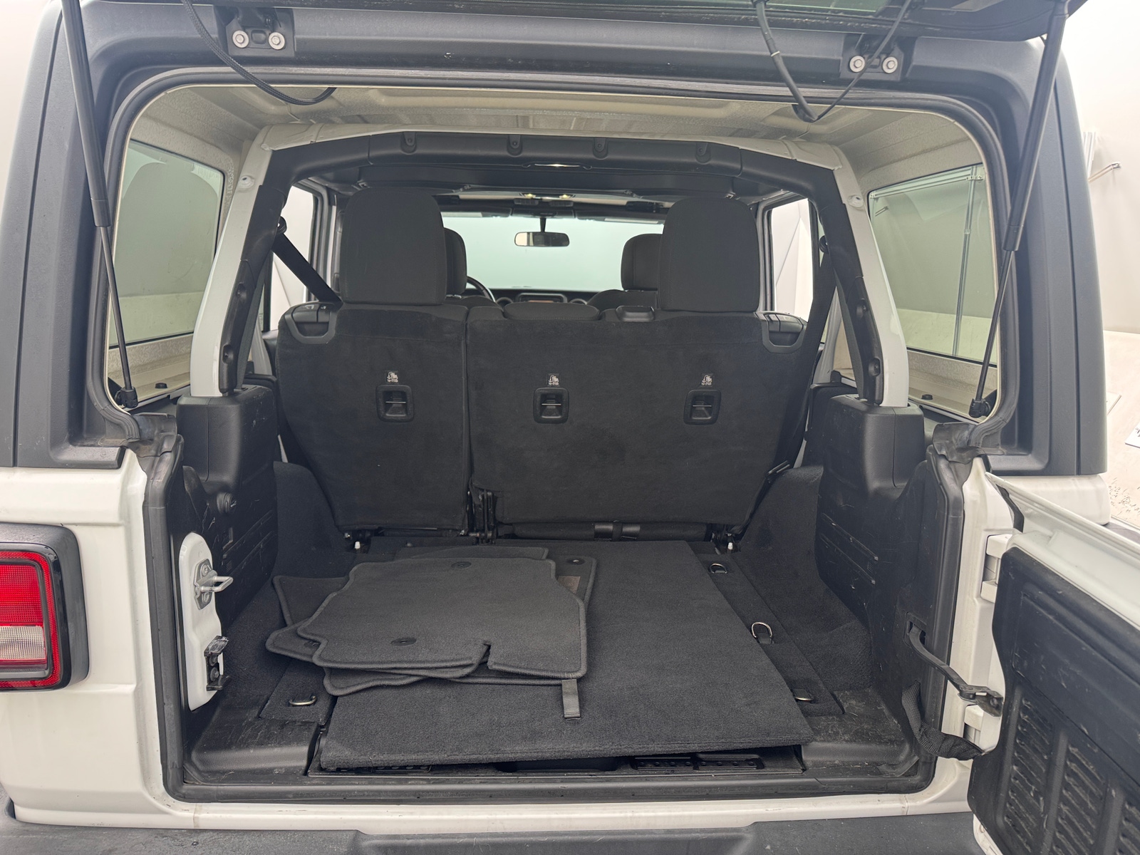 Thumbnail: 2019 Jeep Wrangler - 7