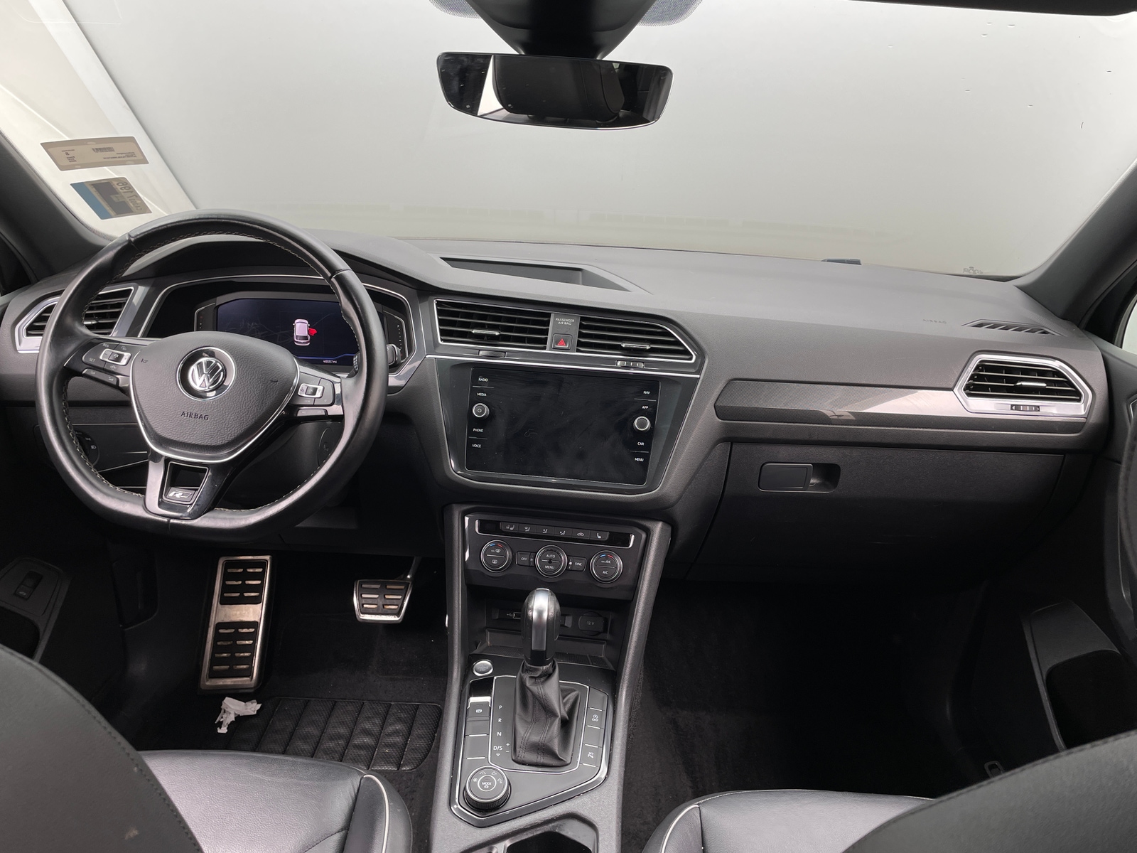 Thumbnail: 2020 Volkswagen Tiguan - 2