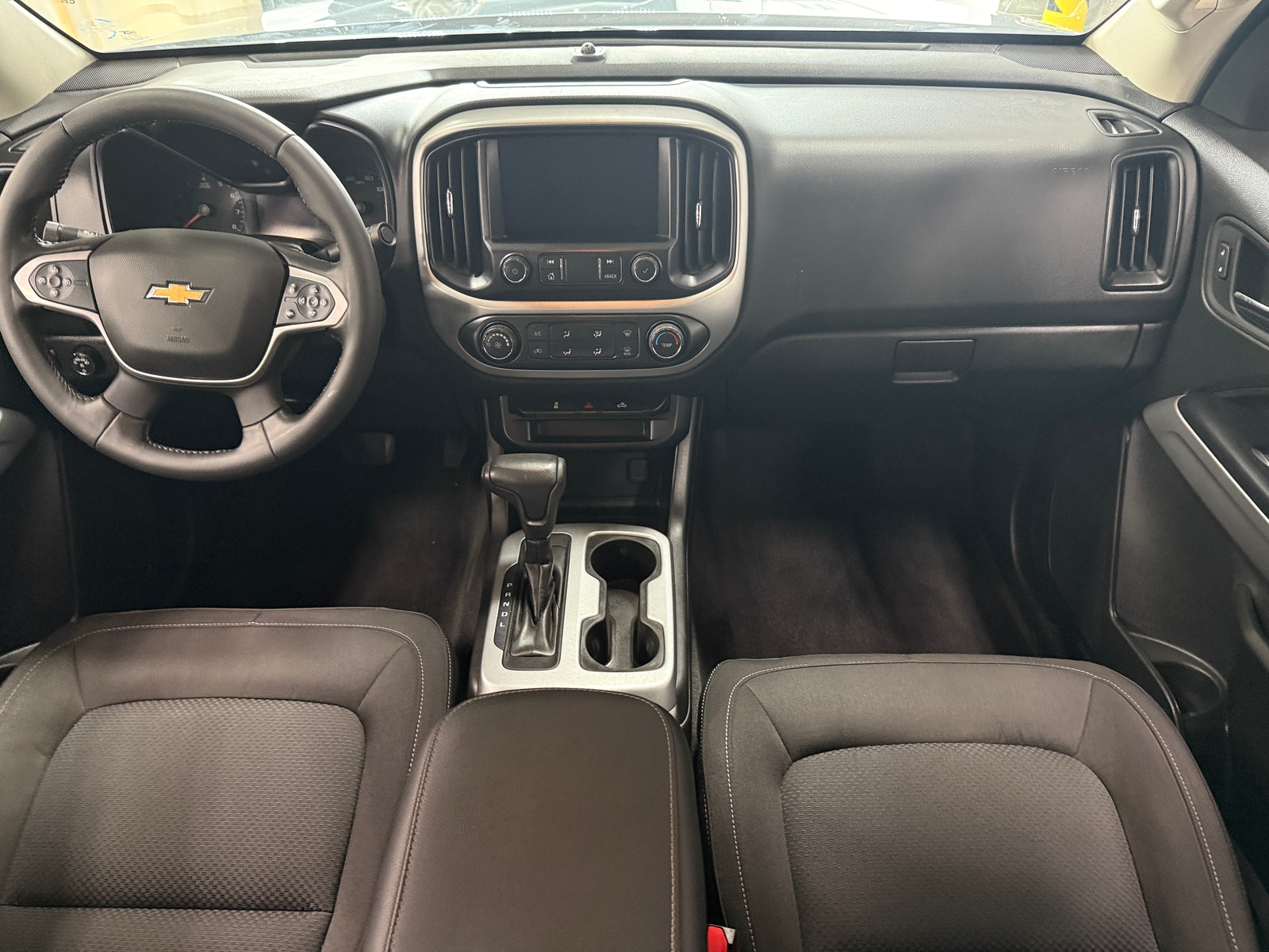 Thumbnail: 2021 Chevrolet Colorado - 3