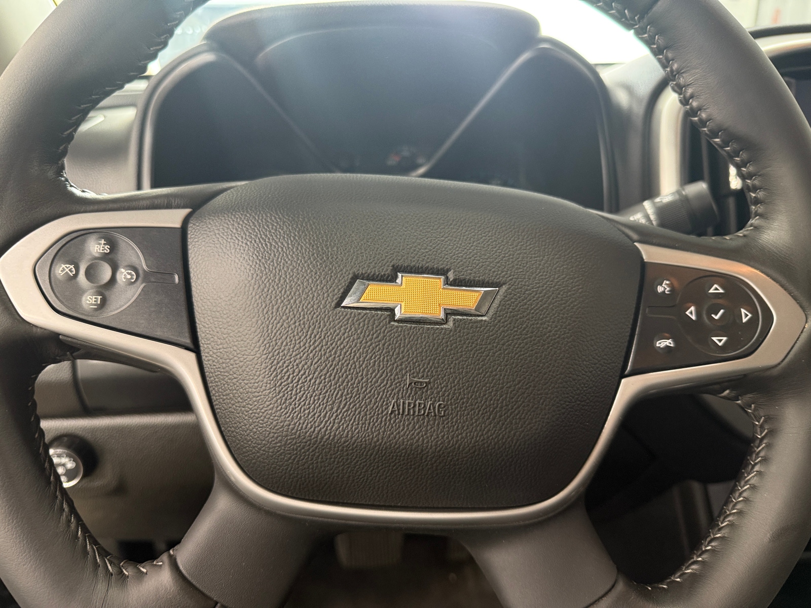 Thumbnail: 2021 Chevrolet Colorado - 5