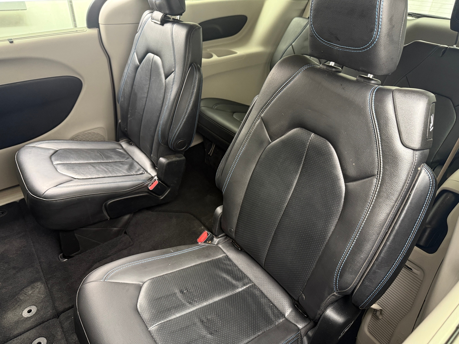 Thumbnail: 2021 Chrysler Pacifica - 5