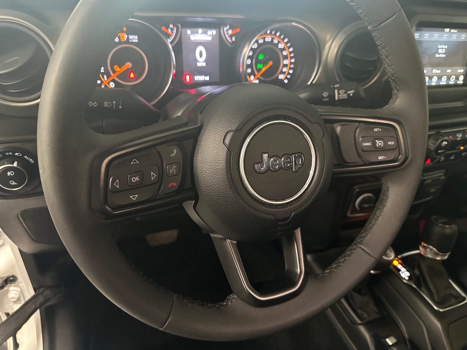 Thumbnail: 2023 Jeep Gladiator - 5