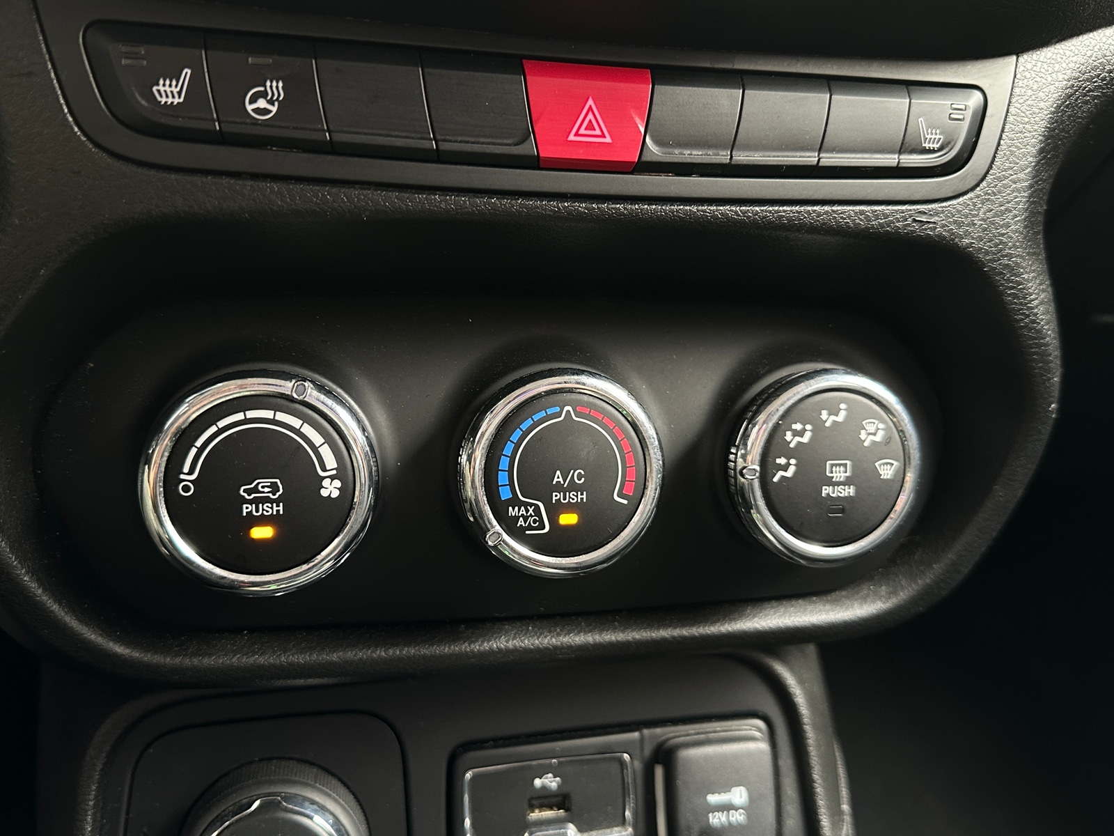 Thumbnail: 2017 Jeep Renegade - 4