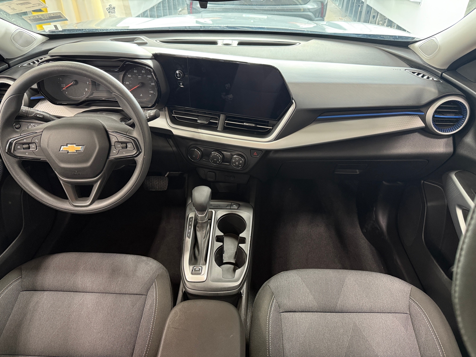 Thumbnail: 2025 Chevrolet Trax - 3
