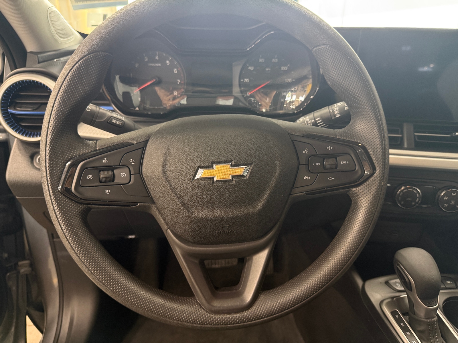 Thumbnail: 2025 Chevrolet Trax - 5