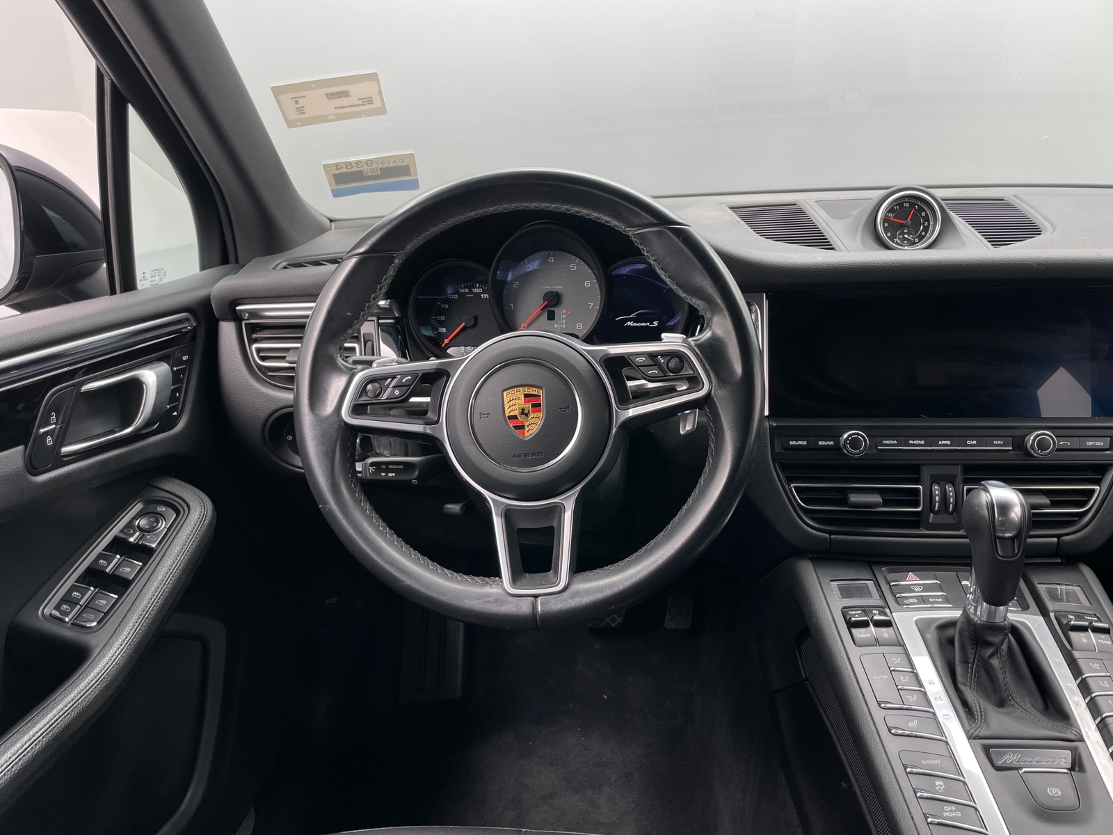 Thumbnail: 2021 Porsche Macan - 4