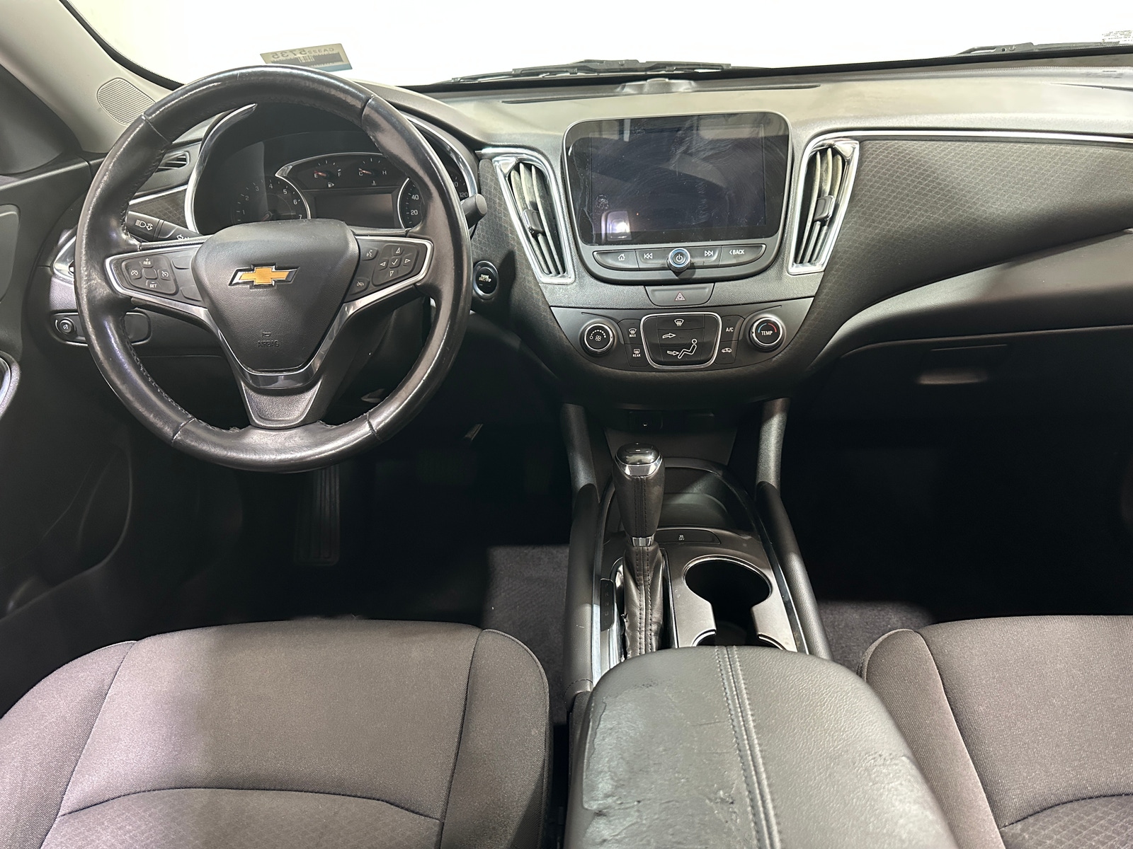 Thumbnail: 2018 Chevrolet Malibu - 3