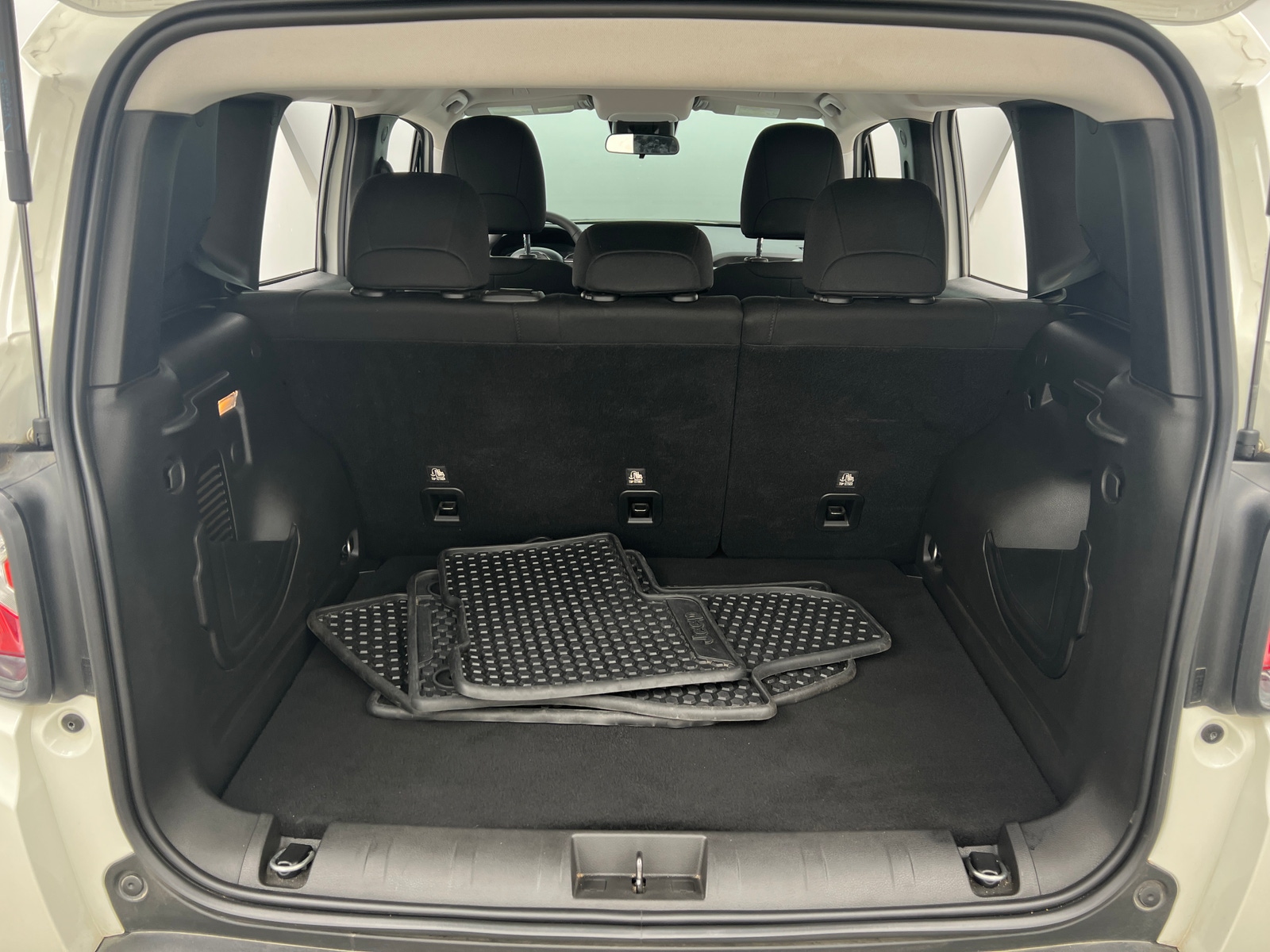 Thumbnail: 2021 Jeep Renegade - 7