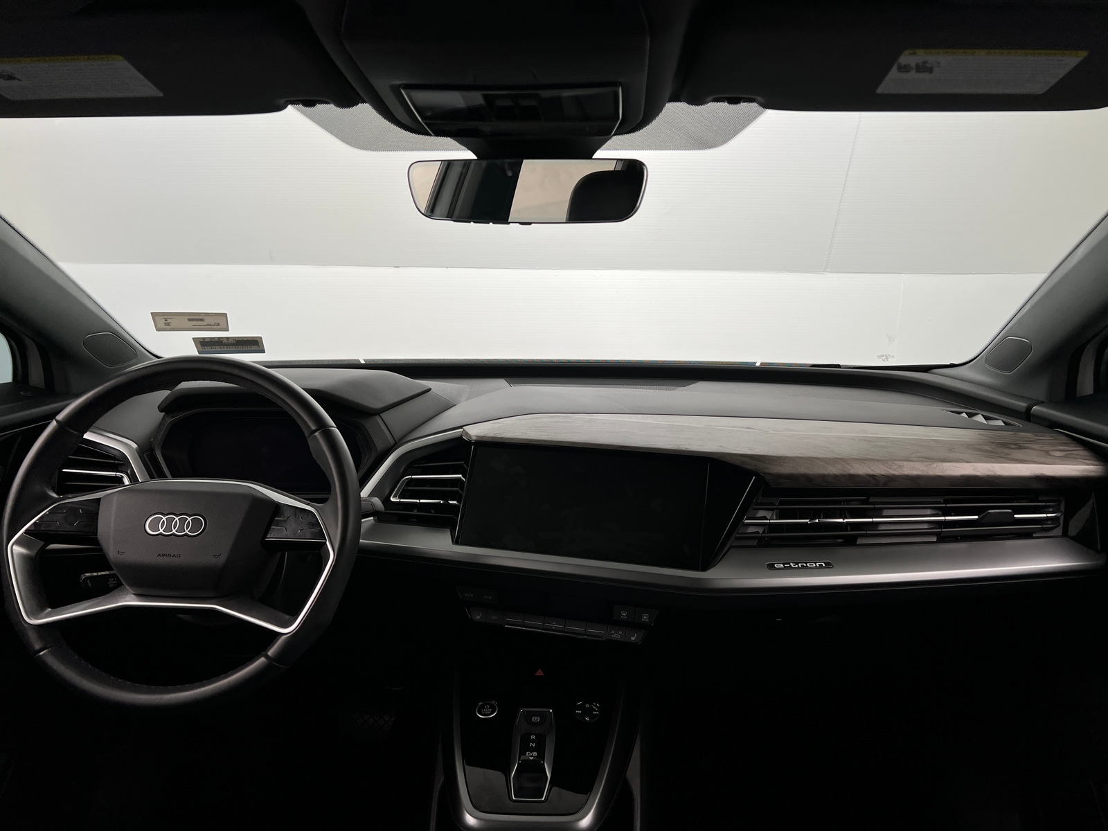 Thumbnail: 2023 Audi Q4 e-tron - 2