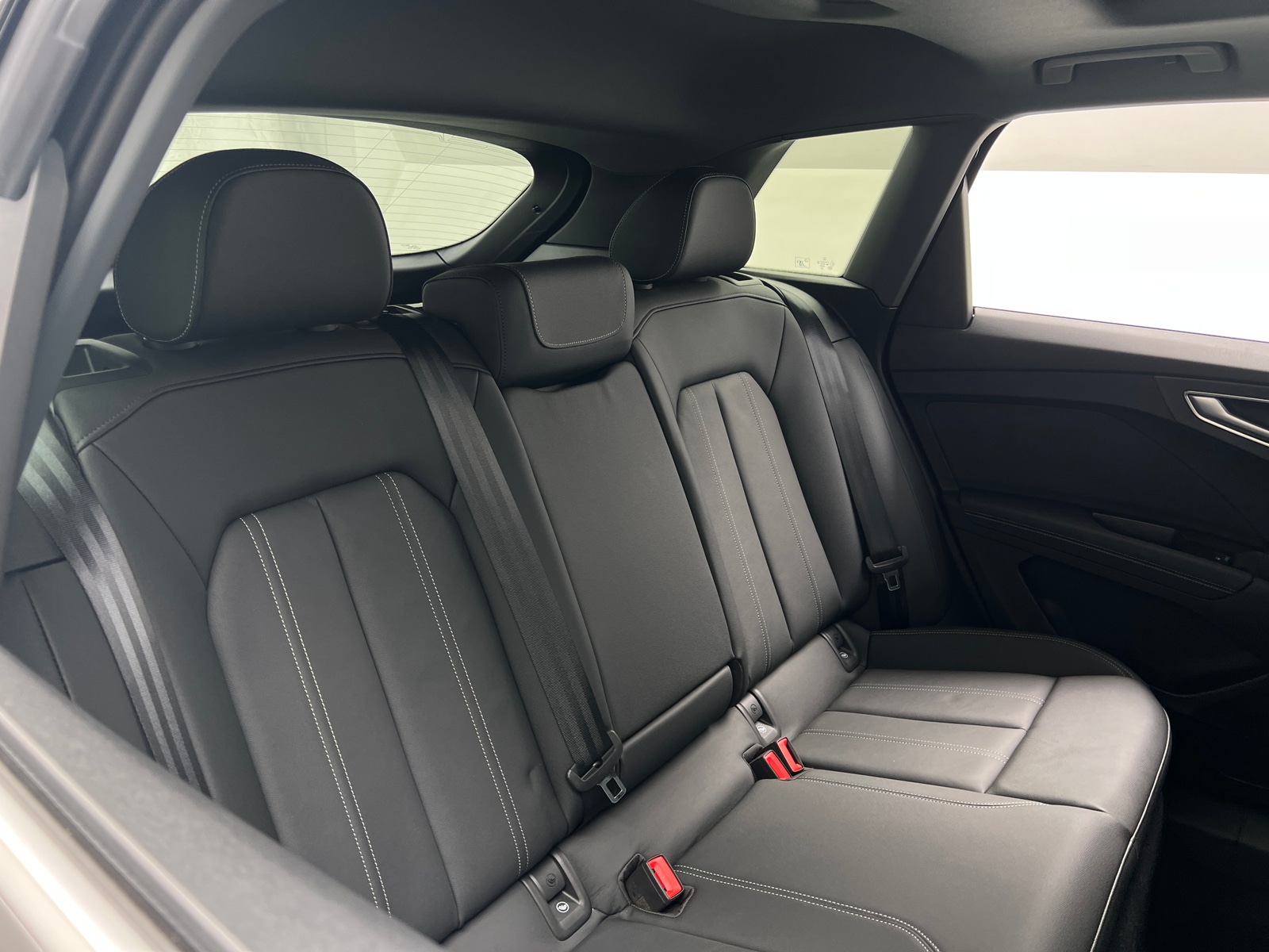 Thumbnail: 2023 Audi Q4 e-tron - 5