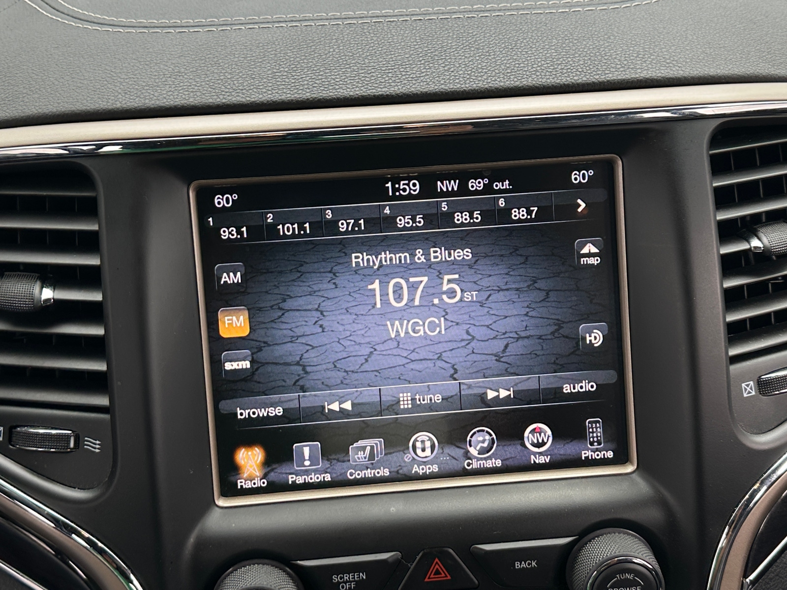 Thumbnail: 2016 Jeep Grand Cherokee - 3