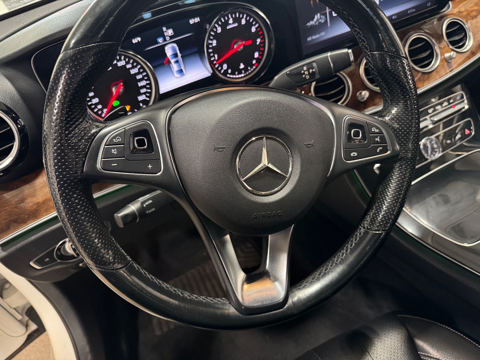 Thumbnail: 2017 Mercedes-Benz E-Class - 4