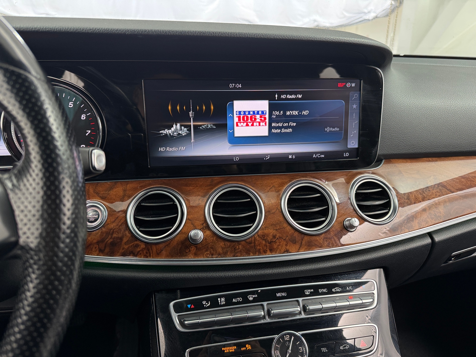 Thumbnail: 2017 Mercedes-Benz E-Class - 3