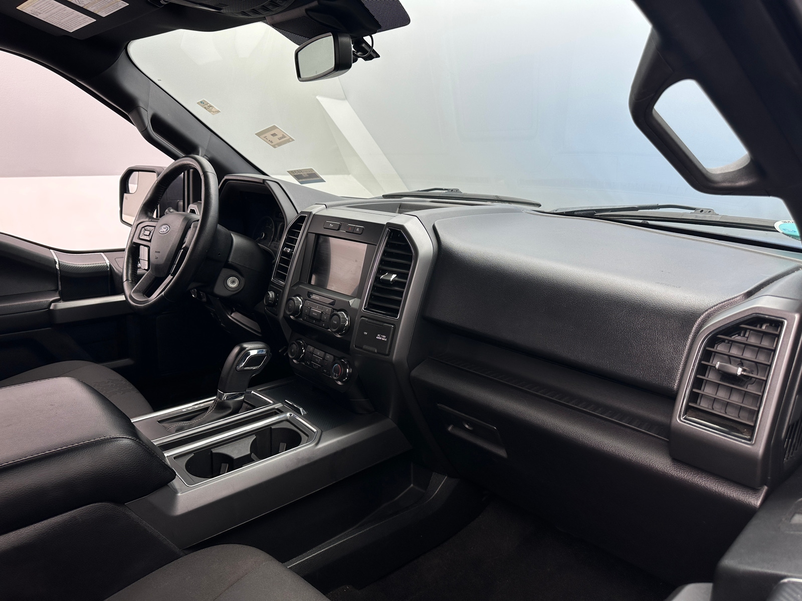 Thumbnail: 2019 Ford Econoline - 3