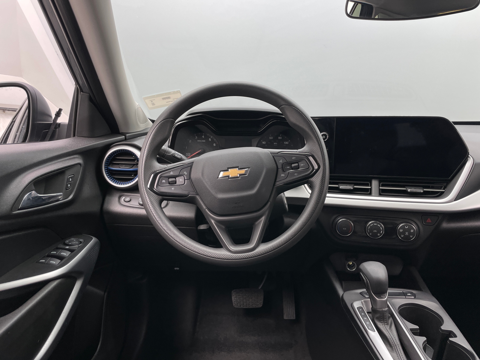 Thumbnail: 2025 Chevrolet Trax - 5