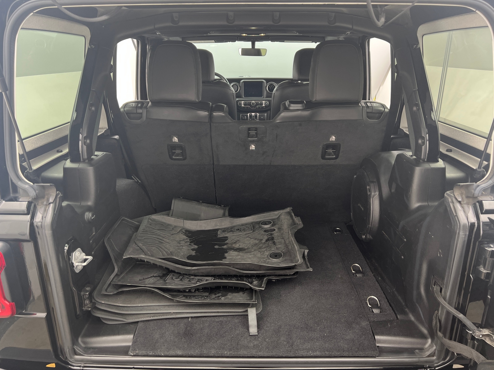 Thumbnail: 2019 Jeep Wrangler - 6