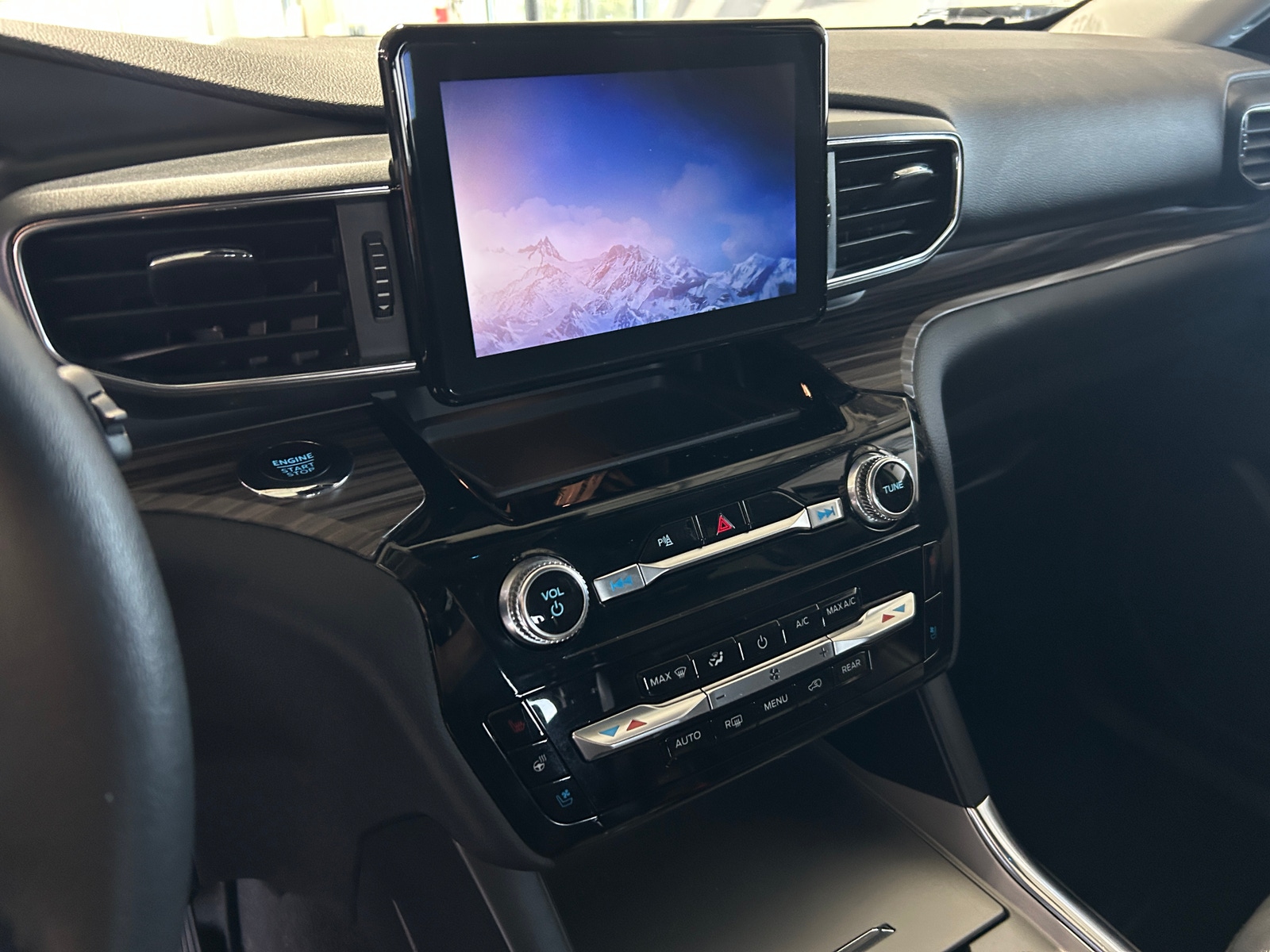 Thumbnail: 2024 Ford Explorer - 3