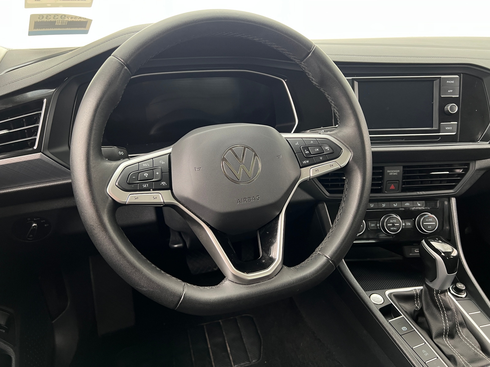 Thumbnail: 2024 Volkswagen Jetta - 4