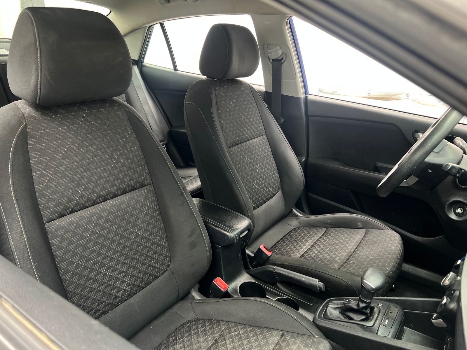 Thumbnail: 2019 Kia Rio - 2