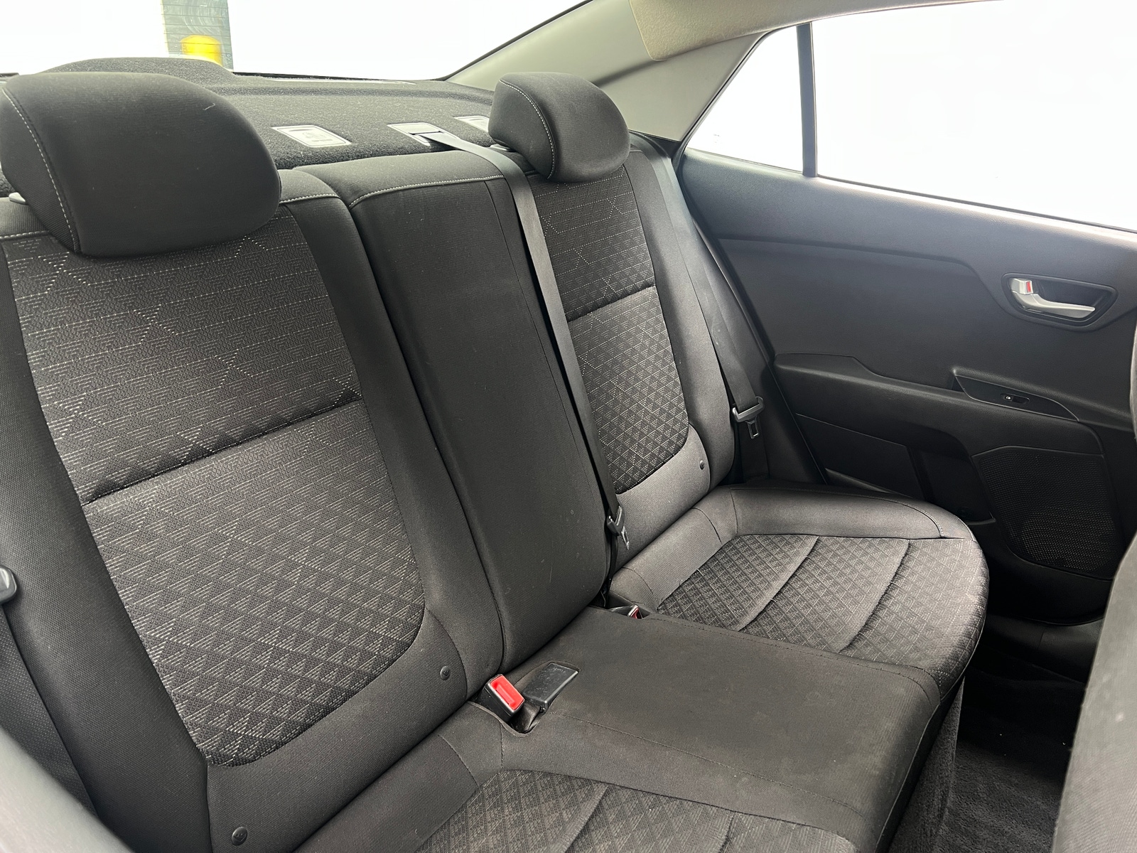 Thumbnail: 2019 Kia Rio - 6