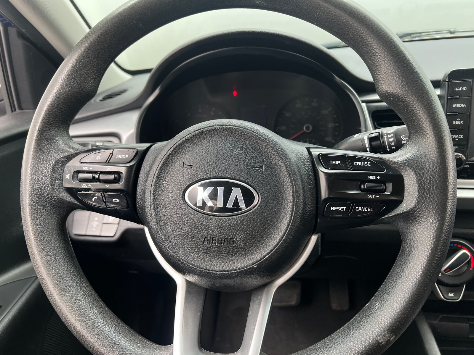 Thumbnail: 2019 Kia Rio - 5