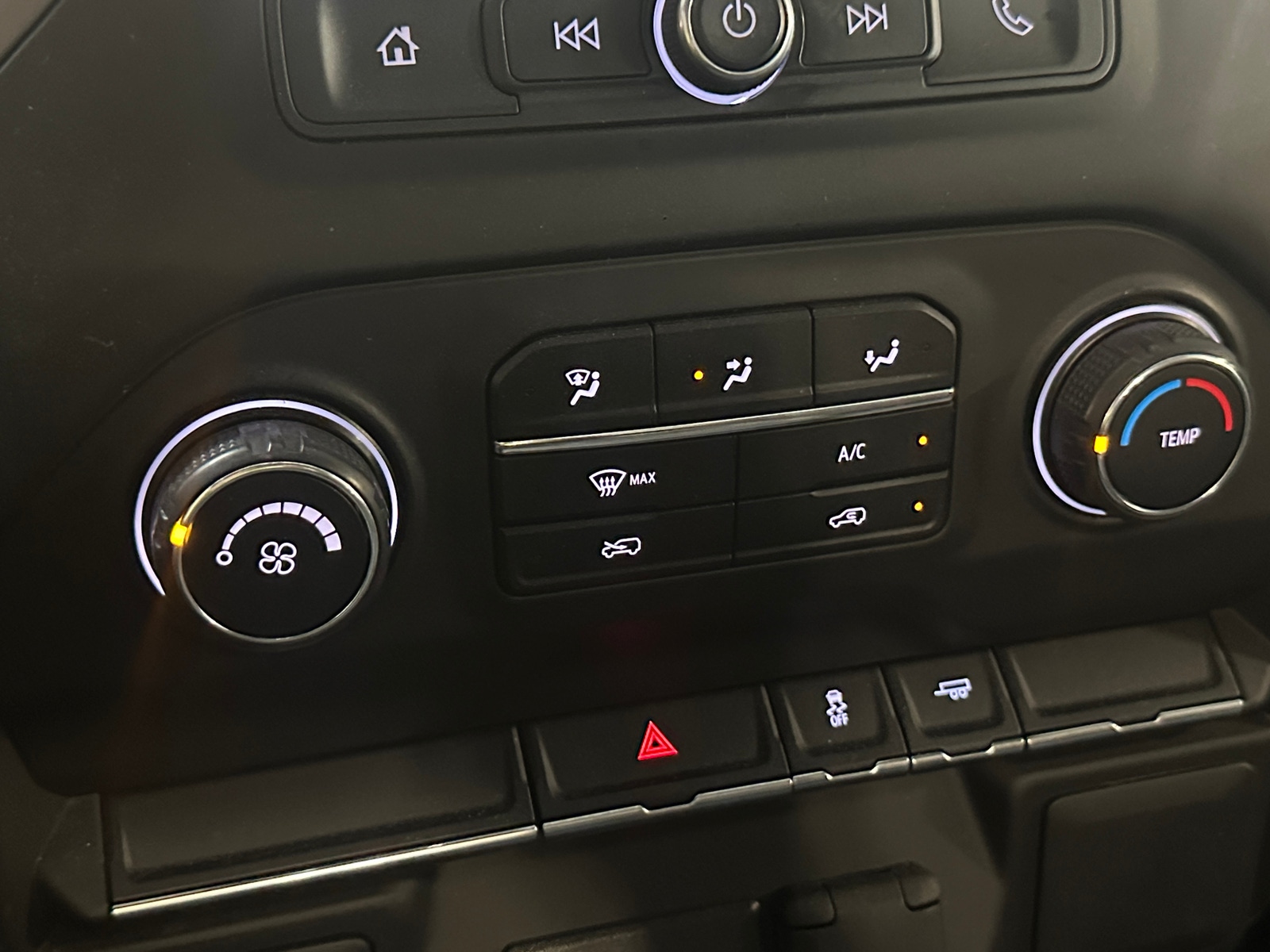 Thumbnail: 2019 Chevrolet Silverado 1500 - 4