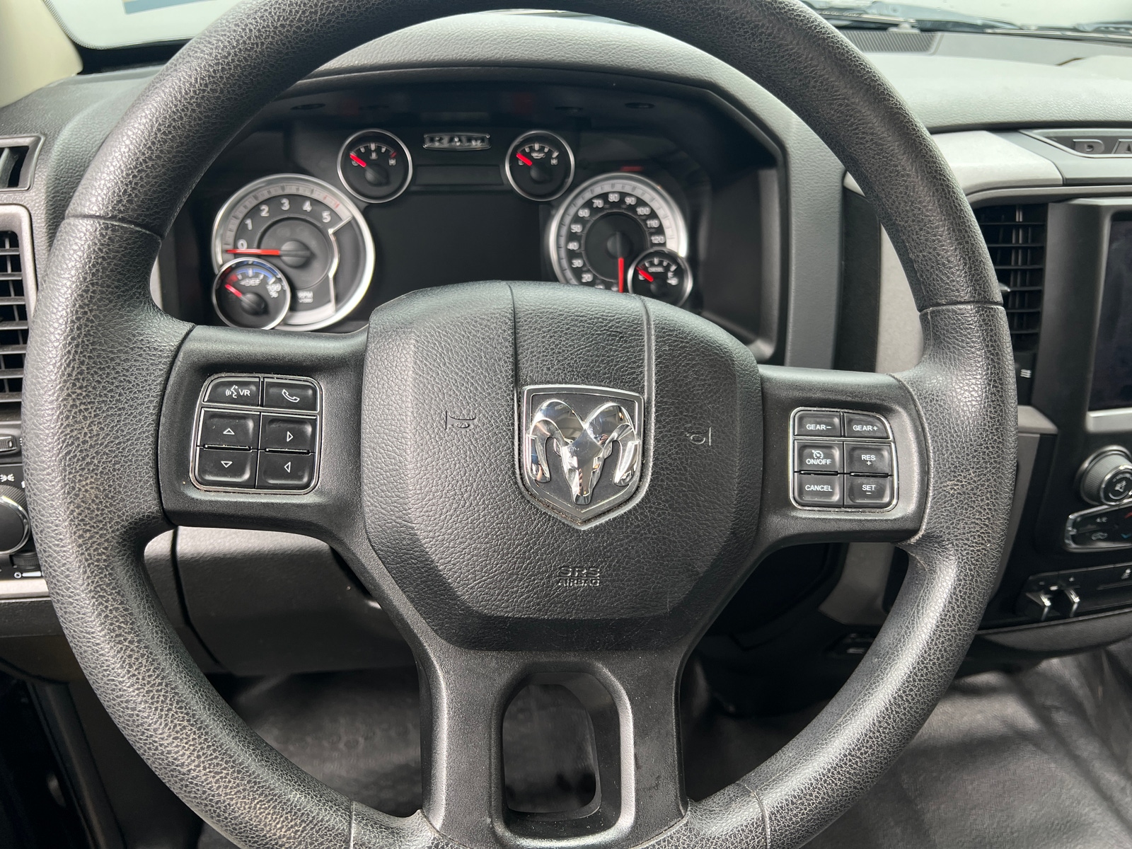 Thumbnail: 2019 RAM 1500 Classic - 4