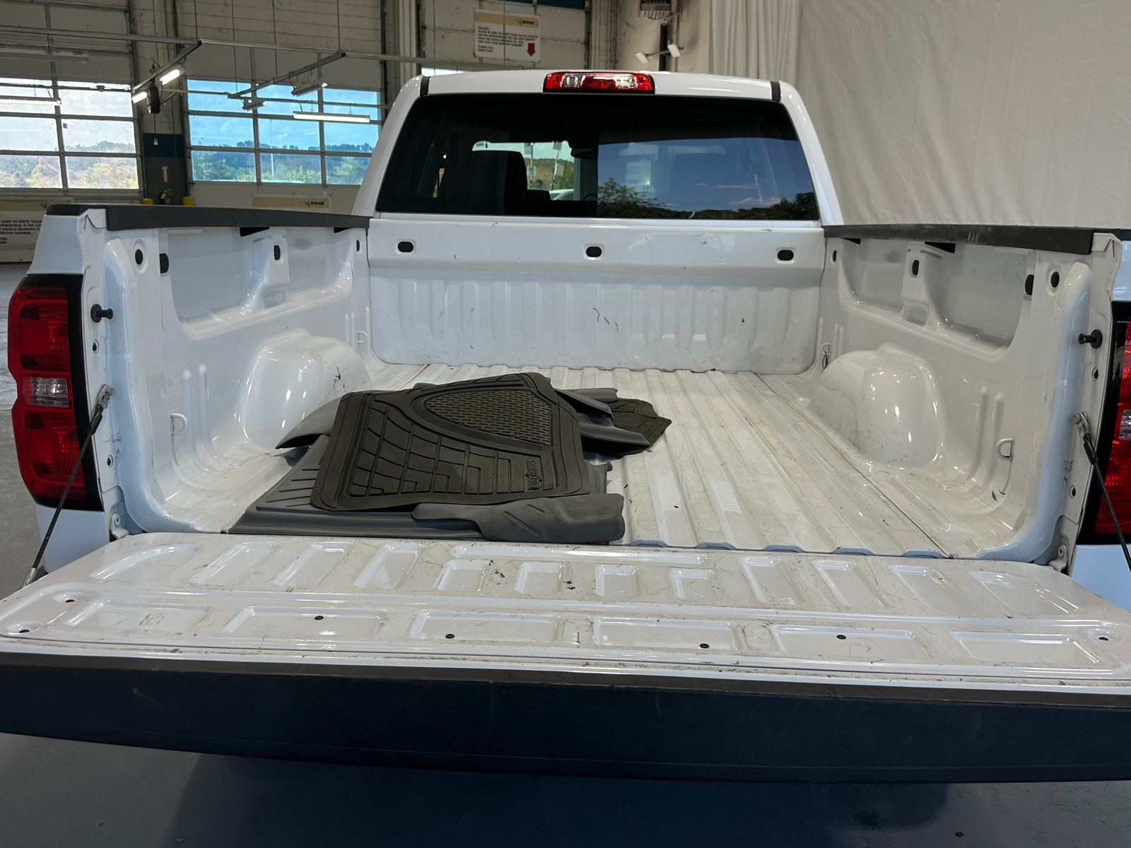 Thumbnail: 2015 Chevrolet Silverado 1500 - 7