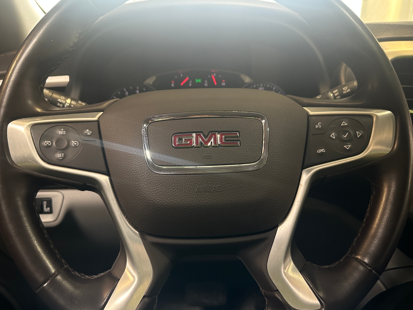 Thumbnail: 2023 GMC Acadia - 4