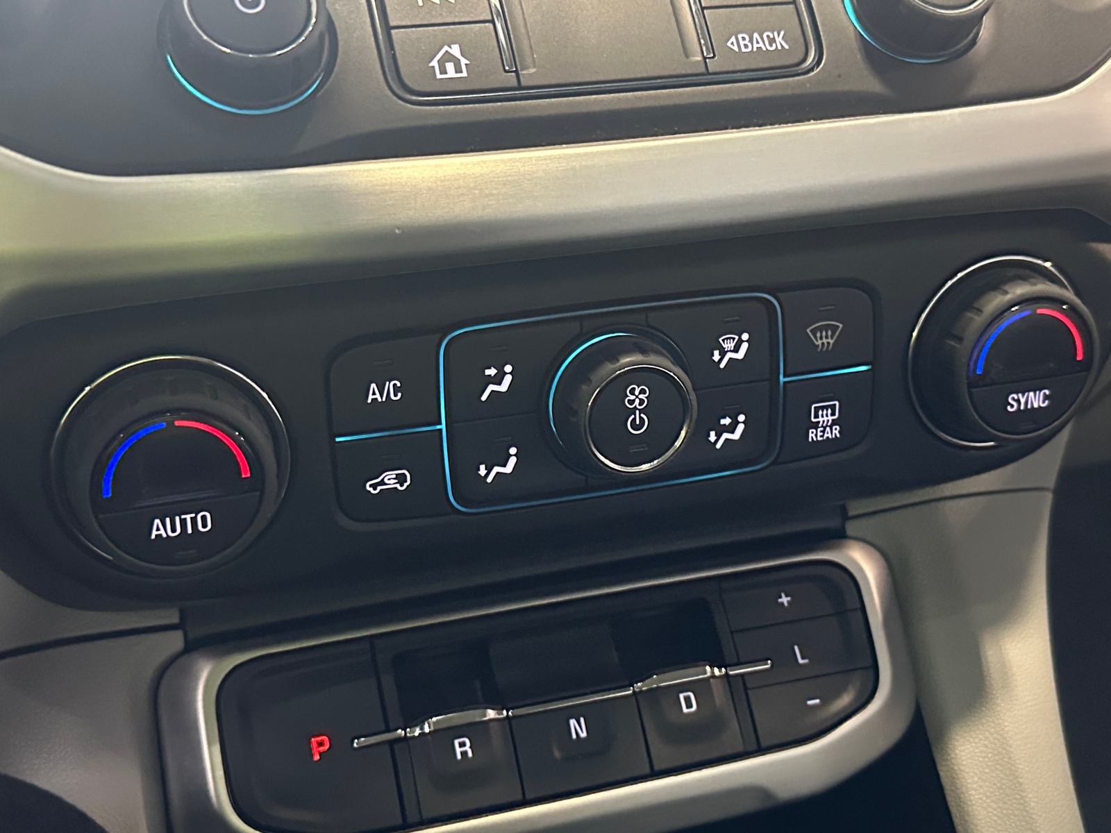 Thumbnail: 2023 GMC Acadia - 3