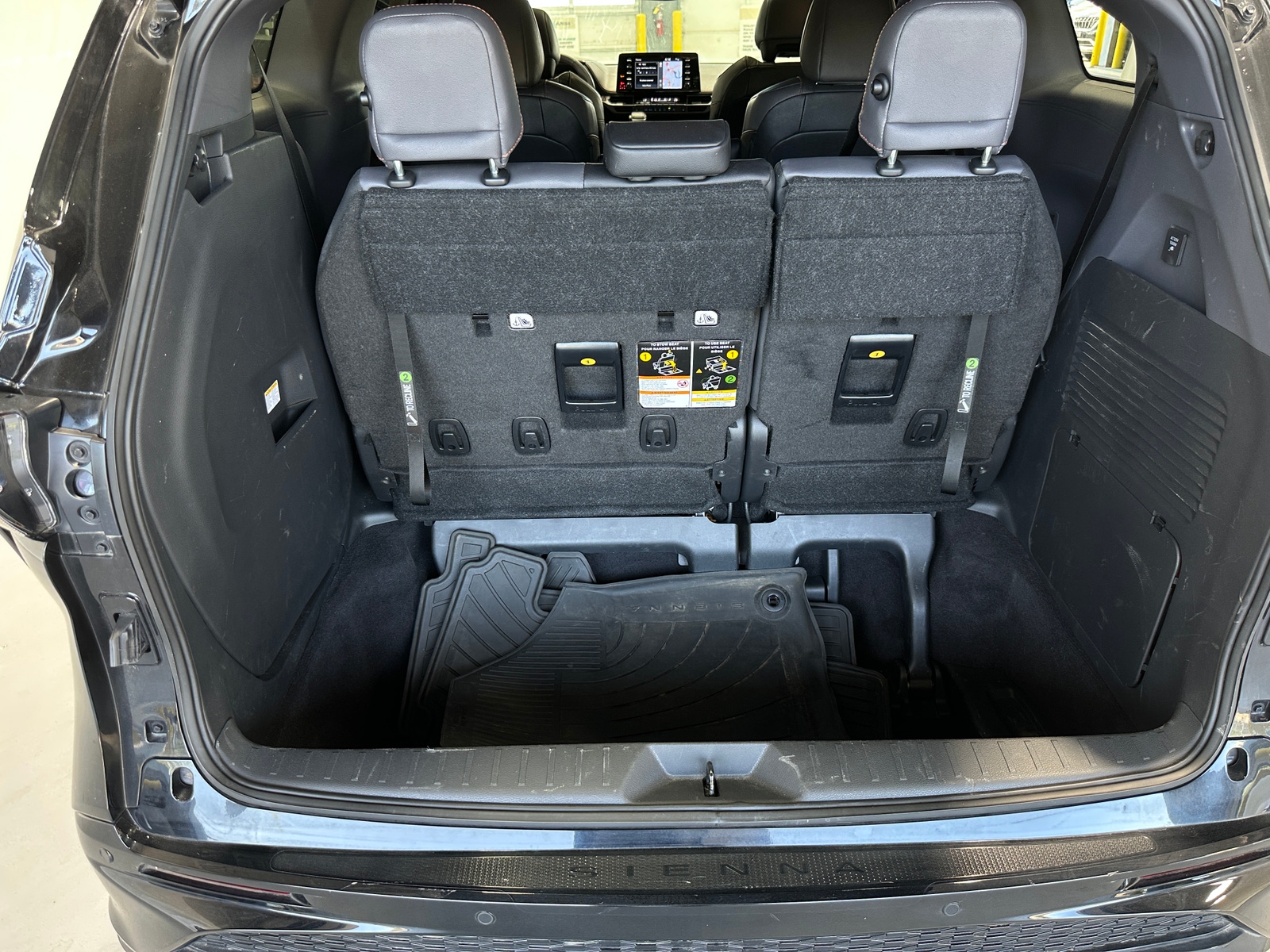 Thumbnail: 2023 Toyota Sienna - 6