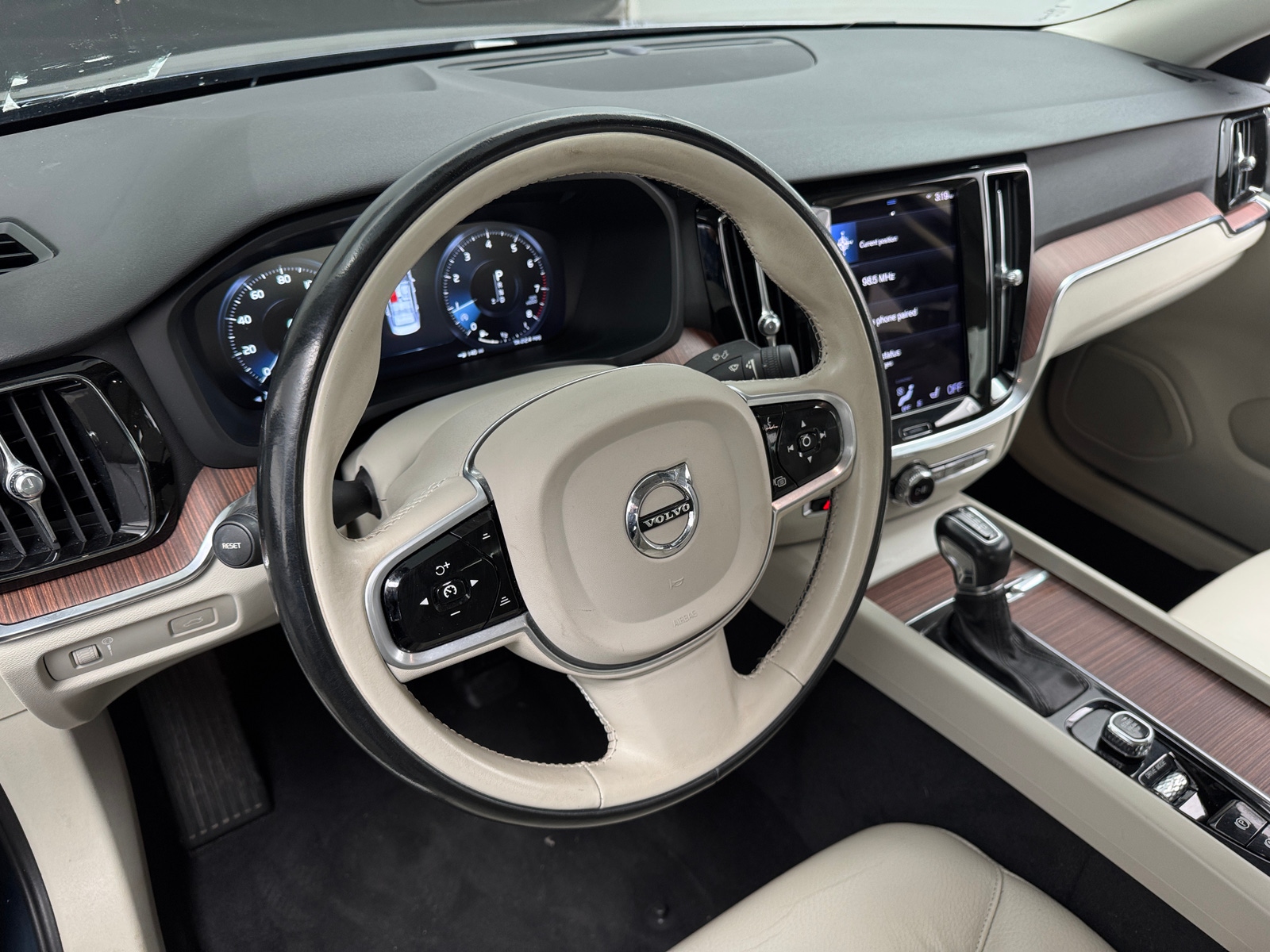 Thumbnail: 2021 Volvo S60 - 2