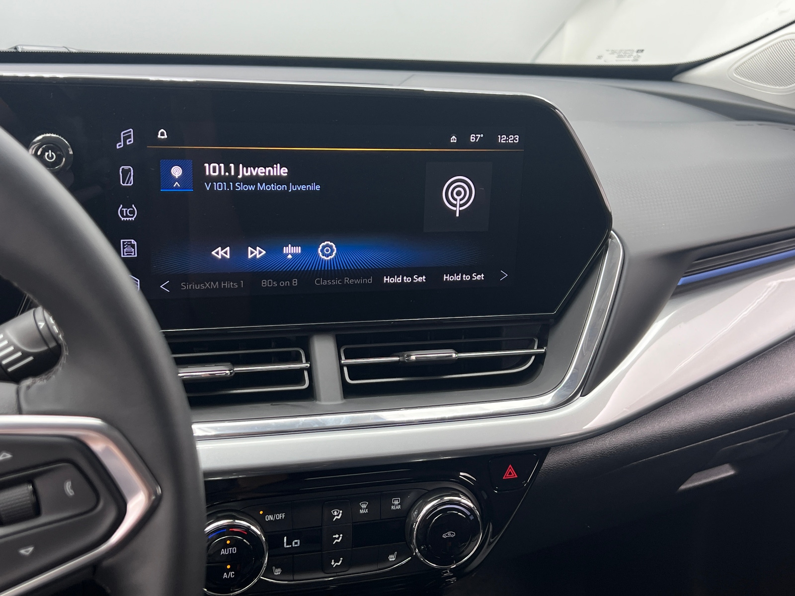 Thumbnail: 2025 Chevrolet Trax - 4