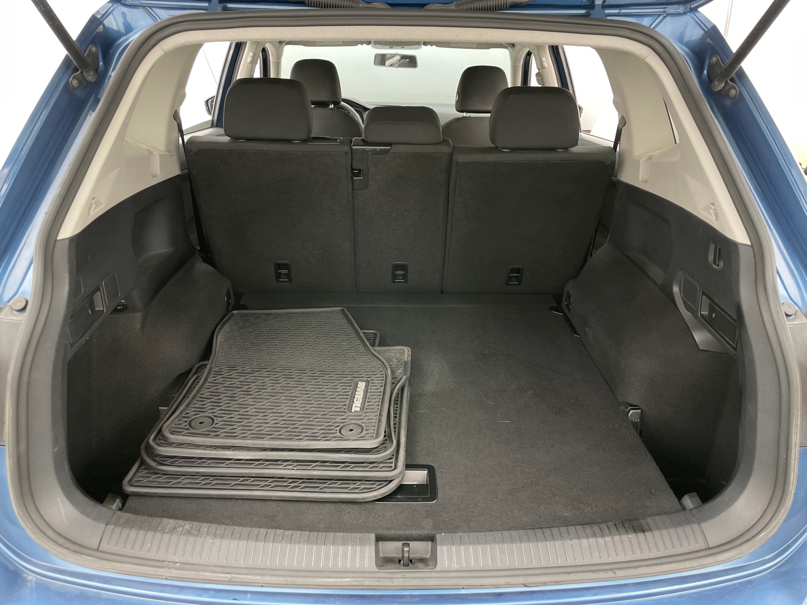 Thumbnail: 2019 Volkswagen Tiguan - 7