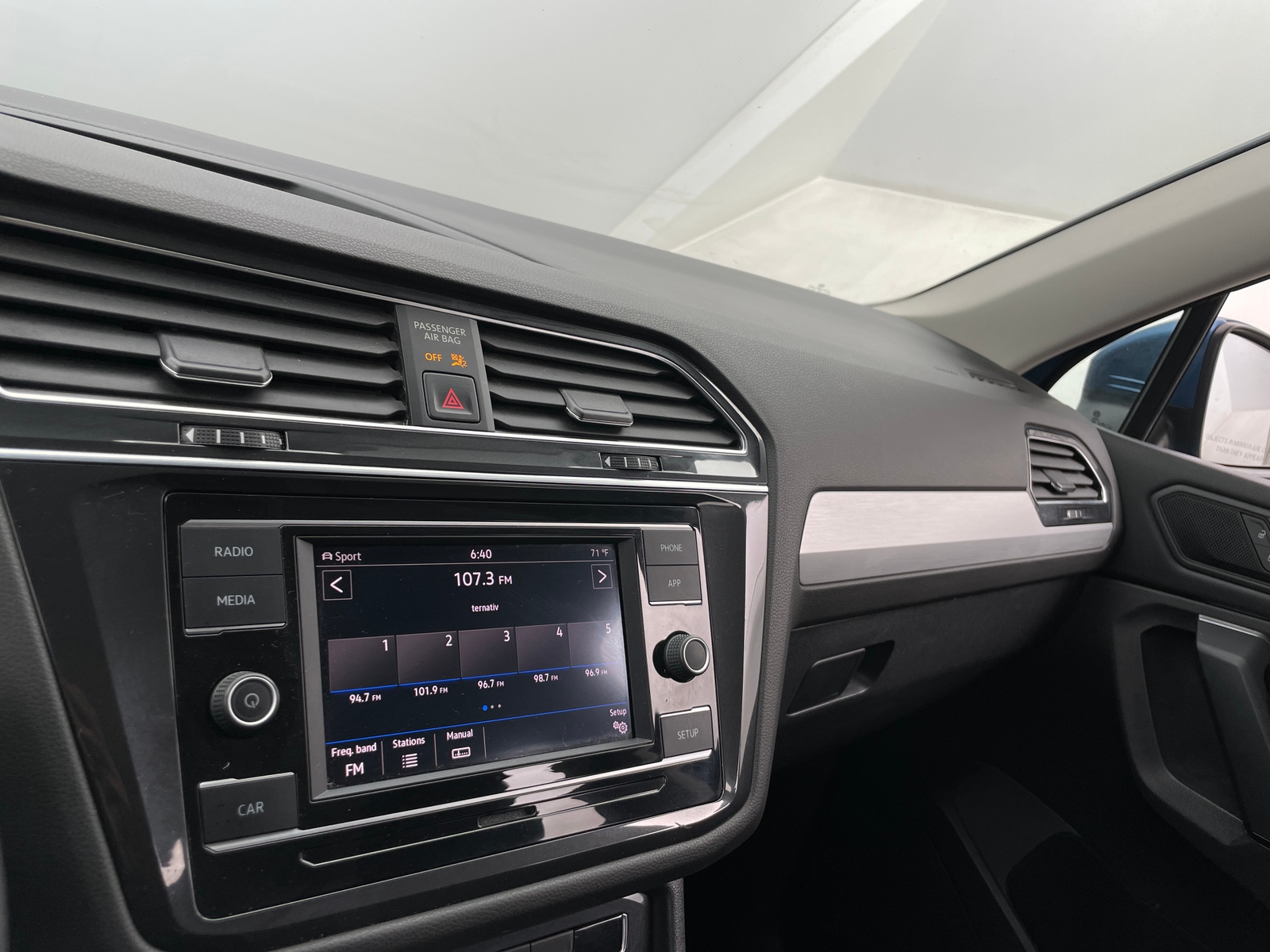 Thumbnail: 2019 Volkswagen Tiguan - 4