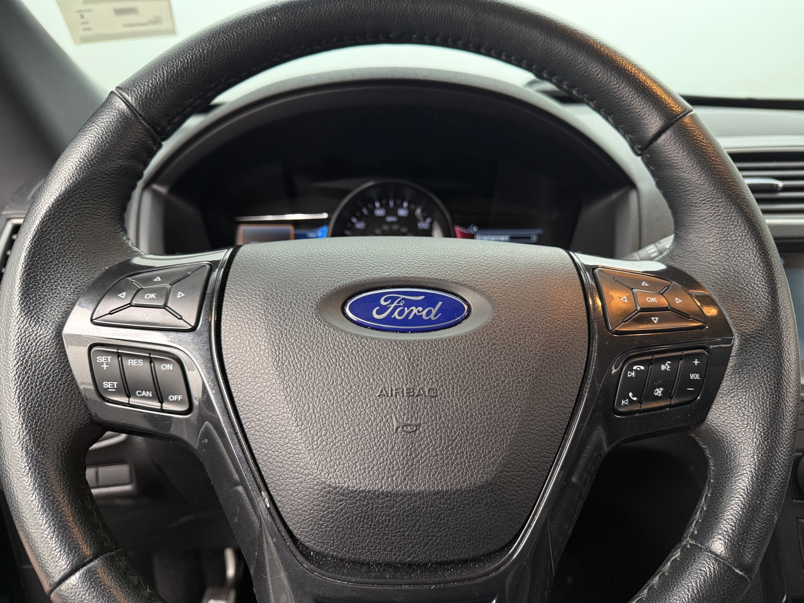 Thumbnail: 2019 Ford Explorer - 4