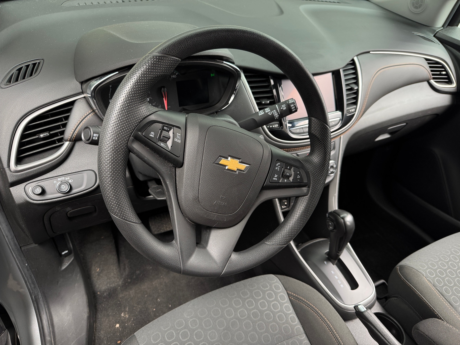 Thumbnail: 2021 Chevrolet Trax - 3