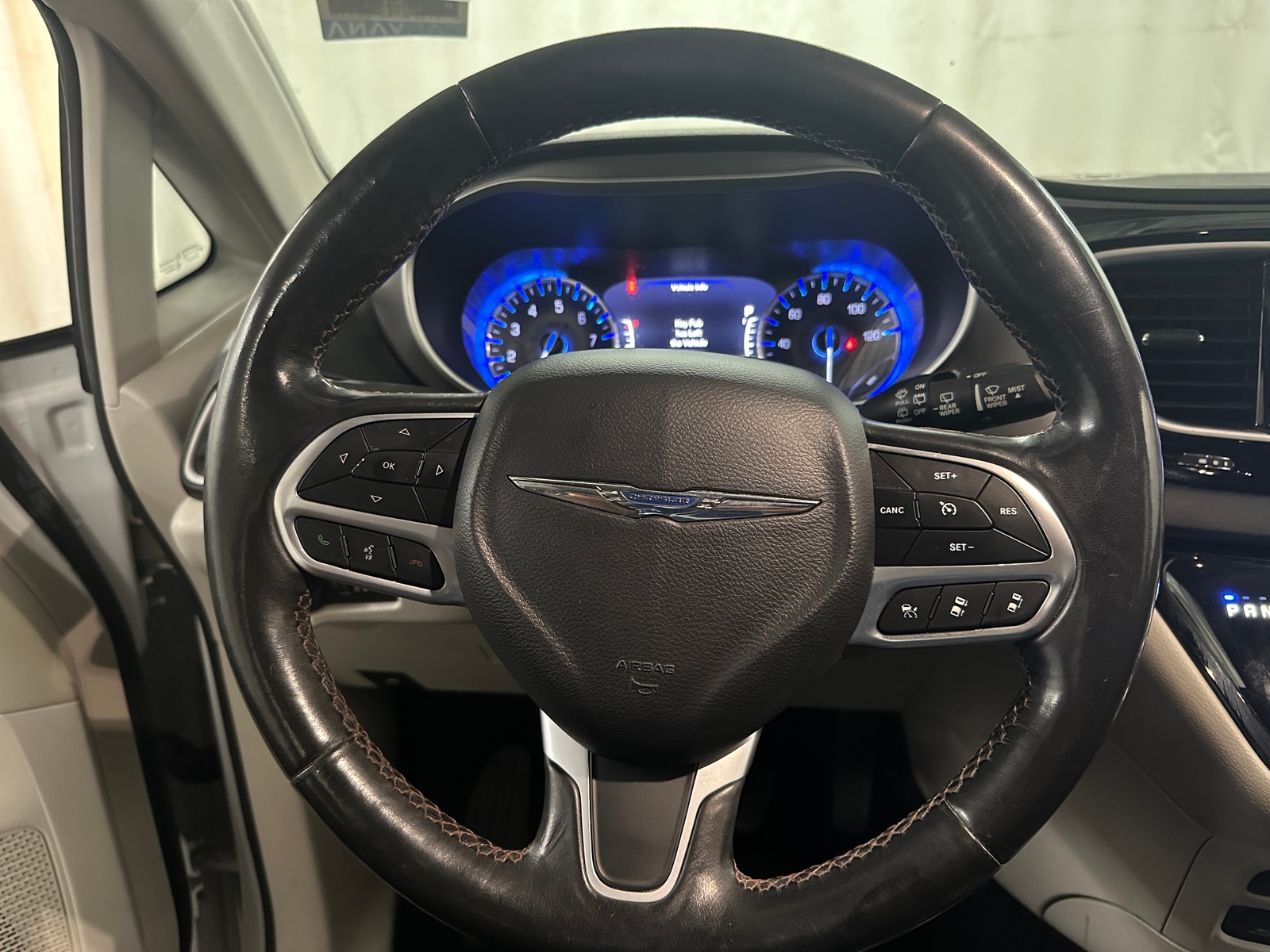 Thumbnail: 2020 Chrysler Pacifica - 4