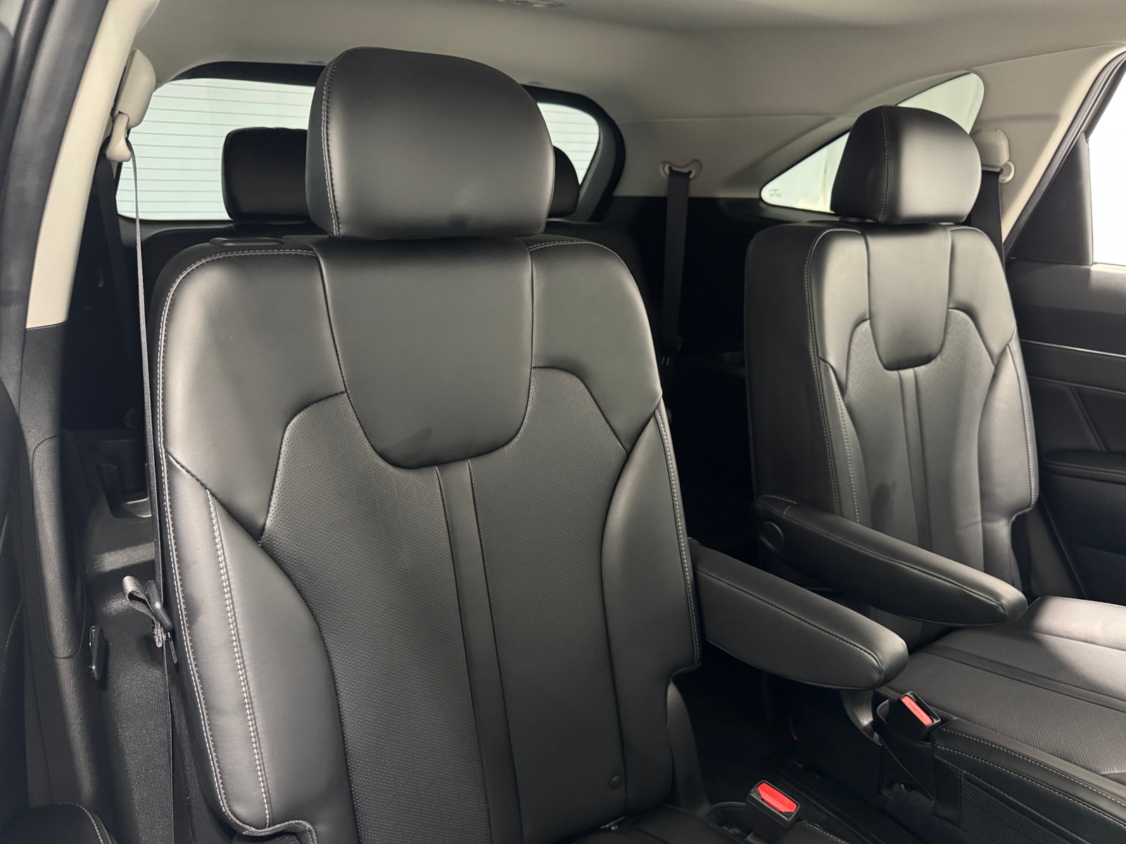 Thumbnail: 2022 Kia Sorento - 5