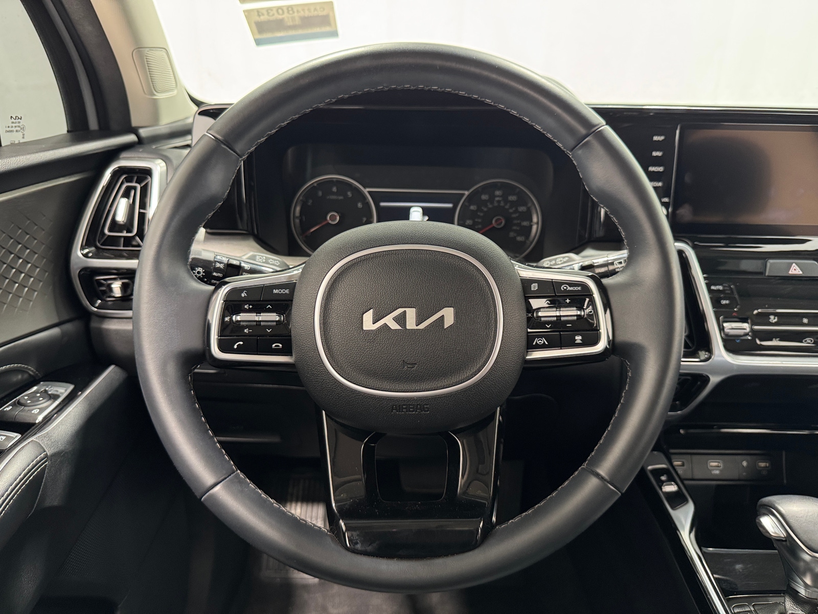 Thumbnail: 2022 Kia Sorento - 4