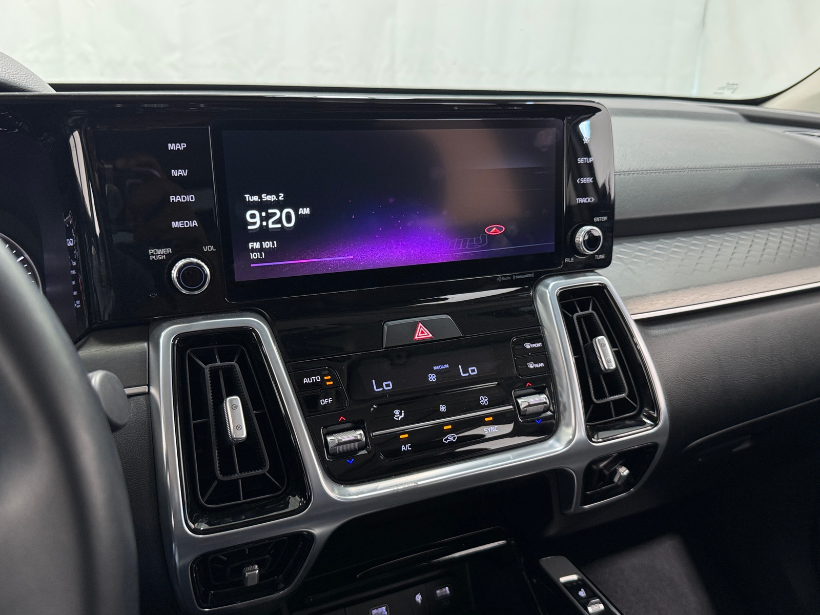 Thumbnail: 2022 Kia Sorento - 3
